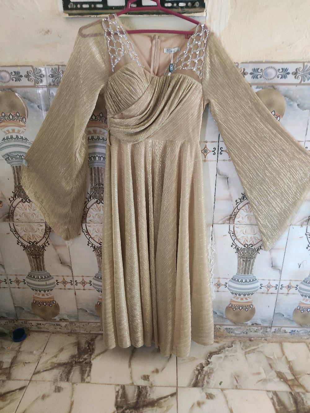 الفساتين سعر الواحد 15الف لاتصال علا هذا الرقم0786889402