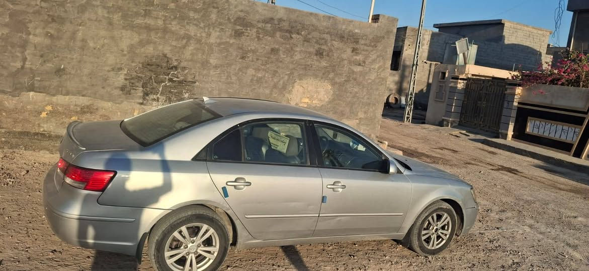 السلام عليكم سوناتا موديل 2009 سياره بيه اربع قطع صبغ مكينه وكير لا تبخير ولا تنقيص 2400تبريده ثلج حداديه طخت ربع جاملغ خلفي بالصوره مبين مكاني الفلوجه سعر ٩٢ وبيه مجال الشراي رقم بغداد***********/***********
