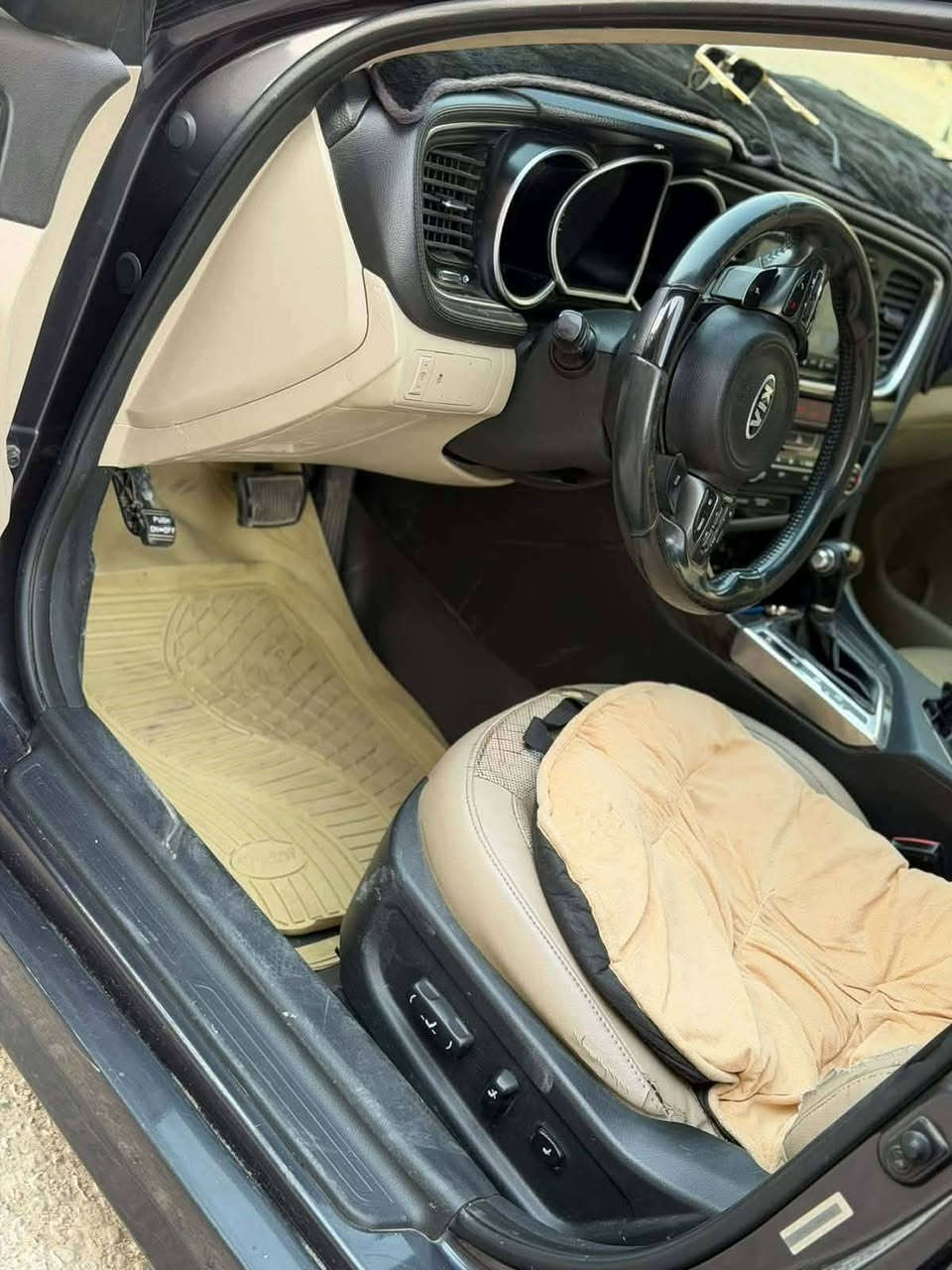 سلام عليكم اوبتما موديل  2015 مريكيه بيها جاملغ وبنيد بدون داخل كير محرك حداديه كفاله فول موصفات عده الفتحه سنويه لل2031 تريد وكاله تريد تحويل بل يعجبك تبريد ثلج تخم تاير كهربائيت كلها شغاله مكاني بابل سعر 90وبيها مجال شراي يتصل ويدلل ***********
