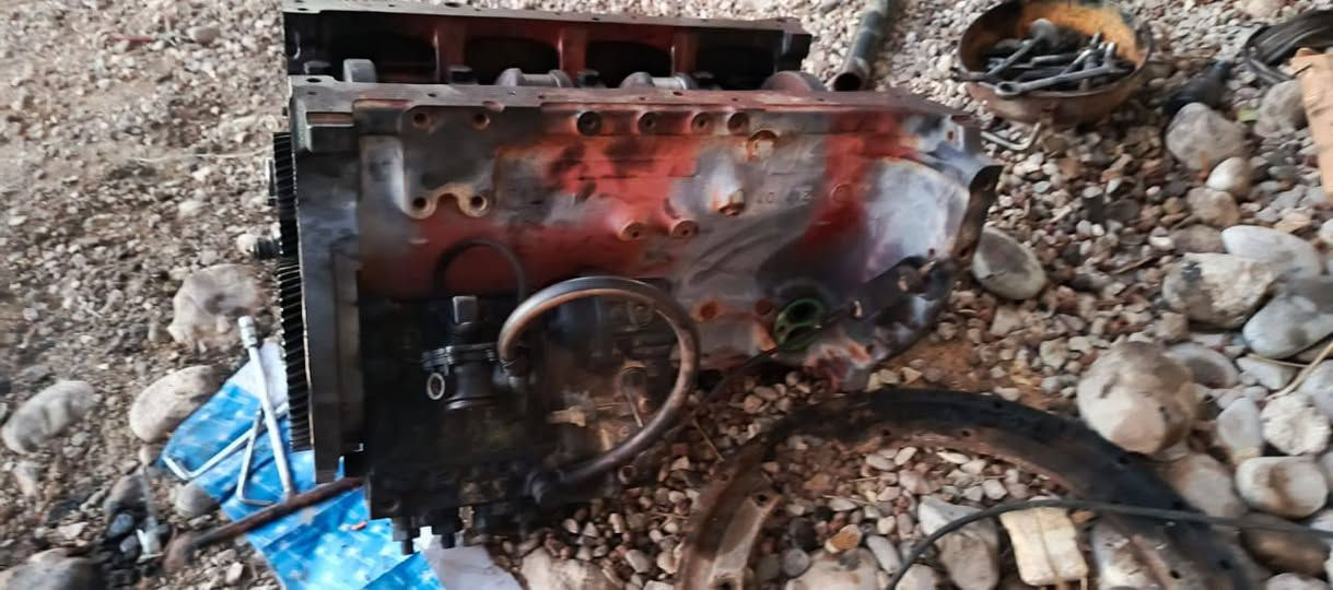 للبيع سلندر دويز ألماني 4بستم 914 مع كرنك ستندر المكان ديالى الاتصال***********
