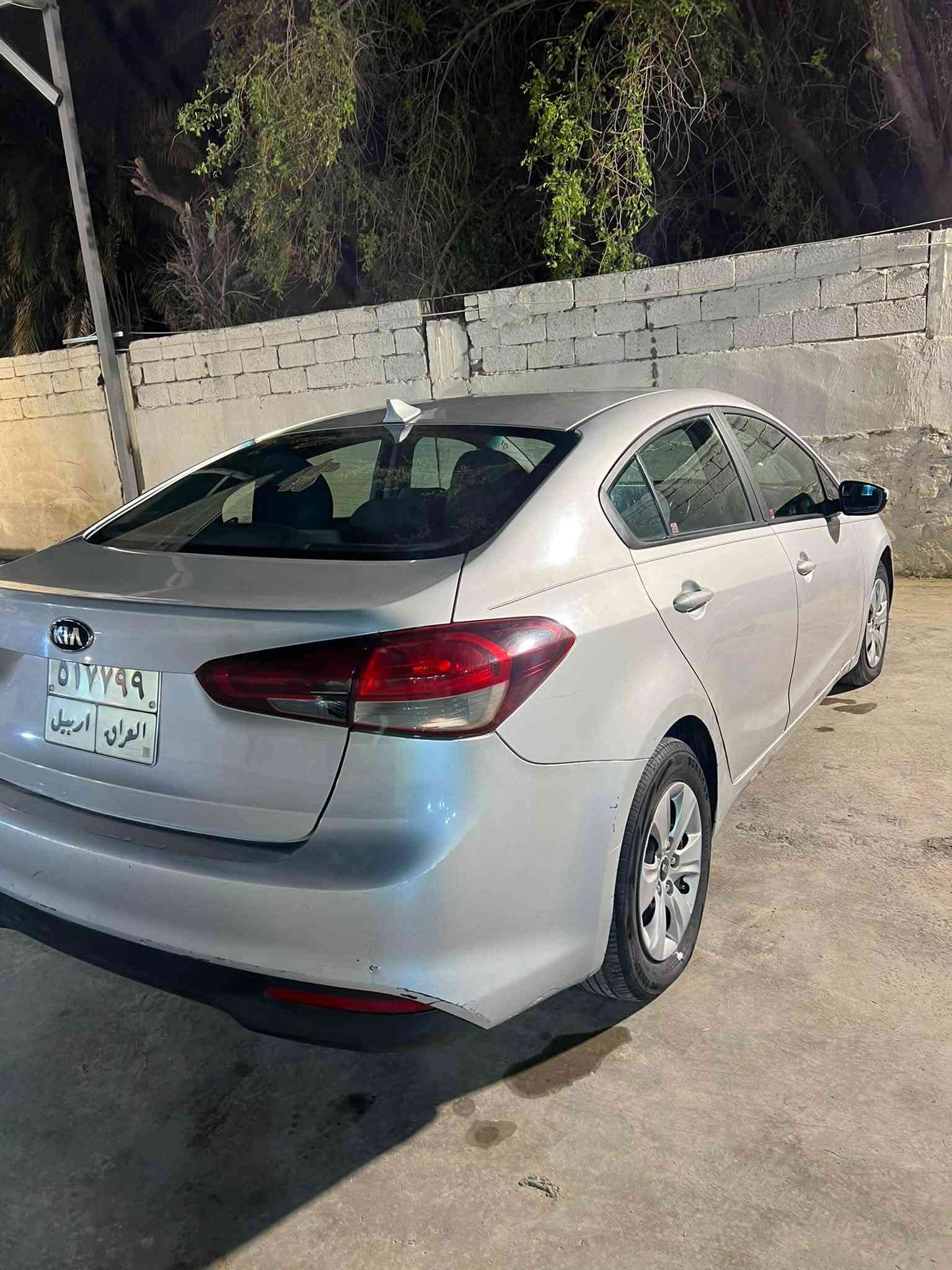 سلام عليكم للبيع كيا فورتي موديل 17
سياره مواصفات اعتيادية 
وارد امريكي محرك 2000 
ضررها بداية البنيد فقط السونار منشور 
انضمه قياده كير محرك تبريد كله مكفول 
مكاني بغداد حي جهاد 
***********
