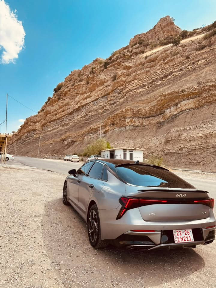 السلام عليكم 
K5 2025
فول مواصفات 
لون سلفر مات 
سياره كاتي رقمها
رقم شاصي KNAG64J72S5268843
السعر 185ورقه

***********
