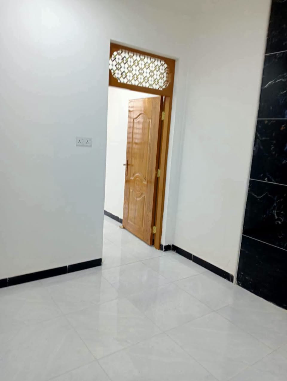 بيت للبيع مساحه ١٠٠ متر طابو صرف
حي ميسان قطاع ٢٢ مجاور شارع كيات 
البيت طابقين حديث فول مواصفات 
الطابق الاول غرفه وصاله ومطبخ وستقبال 
وصحيات داخليه وخارجيه ومكشوفات 
الطابق الثاني غرفتين وصاله وصحيات 

السعر ١٥٠ مليون 

عنوان: المكتب 
حي ميسان، شارع الكيات، قبل تقاطع شارع البوريات.
المكتب يستقبل جميع العروض 
وعلى مدار 24 ساعه

​📞 للتواصل والاستفسار

***********
***********
***********
