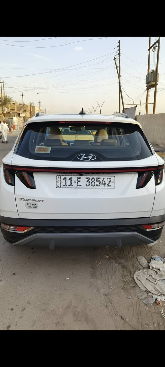 توسان خليجي موديل 2024 
فول موصفات 
بانوراما وبيها بارد قليل كما موضح بالصوره بدون اي صبغ 
ماشيه 66k الف 
للاستفسار اتصل على الرقم : ***********
السعر : 195
