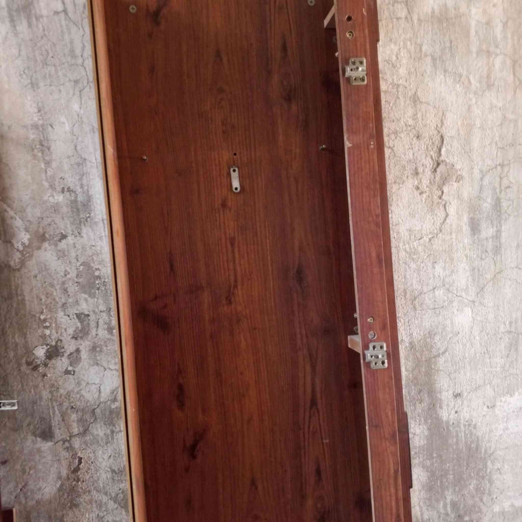 سلام عليكم كنتور 5بيبان مستعمل مال غرفة نوم للبيع قيم سعره وبلعافيه عليك مكاني شارع فلسطين ***********
