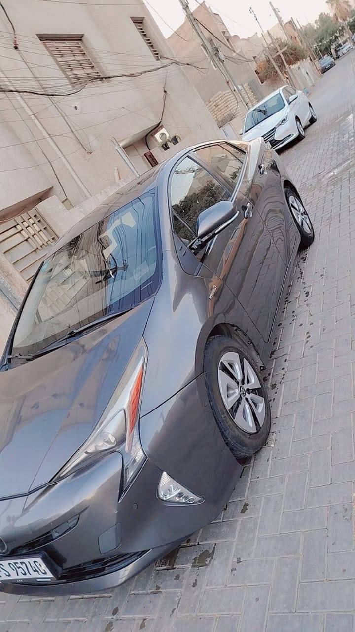 ارخص بريوس بريمير للبيع فول 1/1
2018
السياره بسمي 

السعر 119 ورقه وبيها مجال بسيط للشراي 

وبيها سنوار 

رقمي ***********
