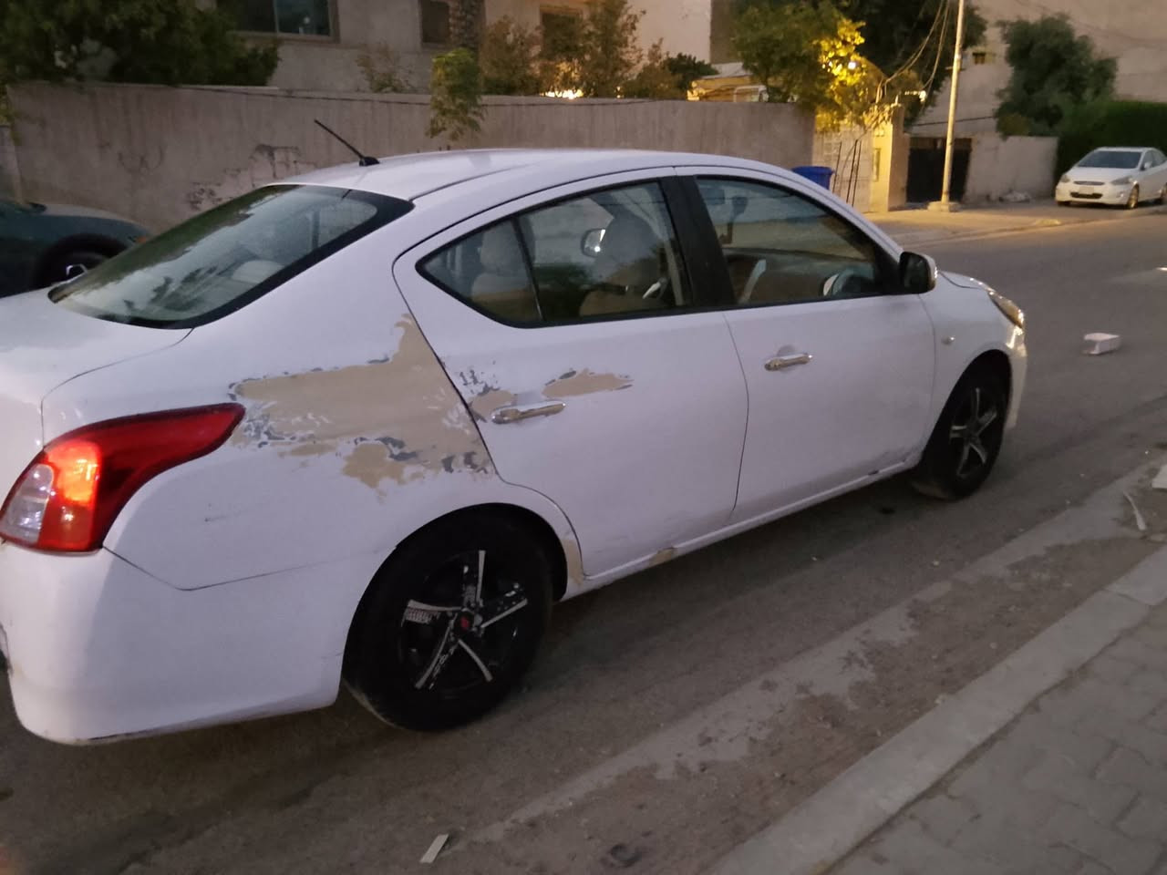 سلام عليكم نيسان سني موديل 2020 محرك كير تبريد صدر امامي خلفي نظيف بدون صبغ بيها طخه واضحه باقيه علصبغ جاهزا السيارة السعر 74 بيها مجال بسيط العنوان بغداد المنصور ***********
