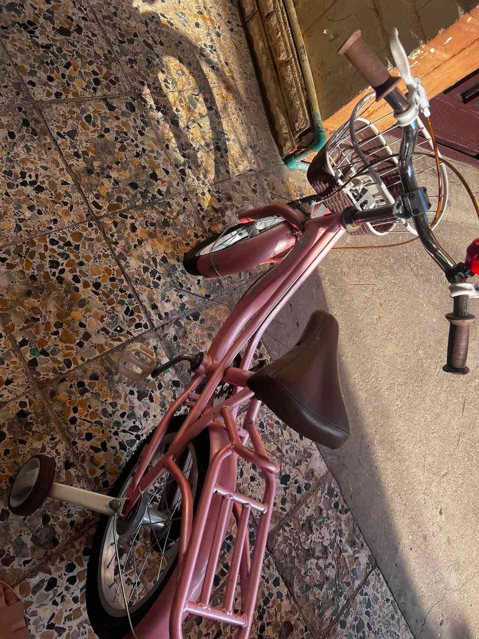 بايسكلات 2 ولادي وبناتي وزحليكة للبيع
حتى ماطالعين بيها بشارع ابد و زحليكة للبيع 
كلهن سوى ابيعهن ب150 كلهن 
مكاني جسر ديالى 
***********  اي استفسار هذا رقم صاحب الاغراض
