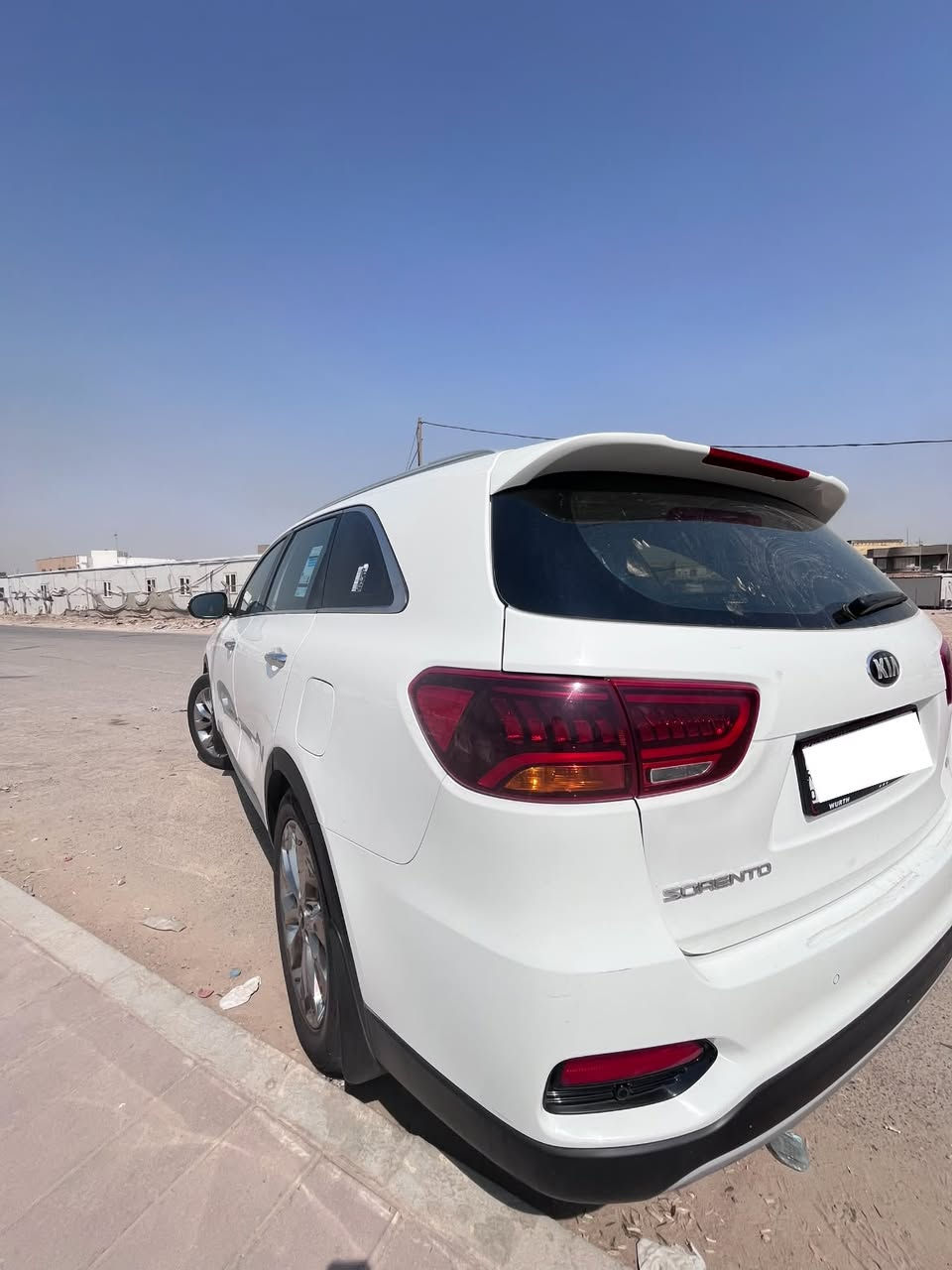 السلام عليكم 

سورنتو 2020 رقم بغداد مشروع وطني 
هزه جديده ورارقام انكليزي 
حساسات امامي خلفي 
كشنات جلد +كرهبائي
جنطه كهرباء
بصمه عدد ٢

السياره بيه كارت بل بيبان السايق والصدر 
كل باب بي اربع اصابع والجاملغ بي شبر بارد

مكان السياره ديوانيه دغاره 

للستفسار (***********)(***********)

السعر خاص
