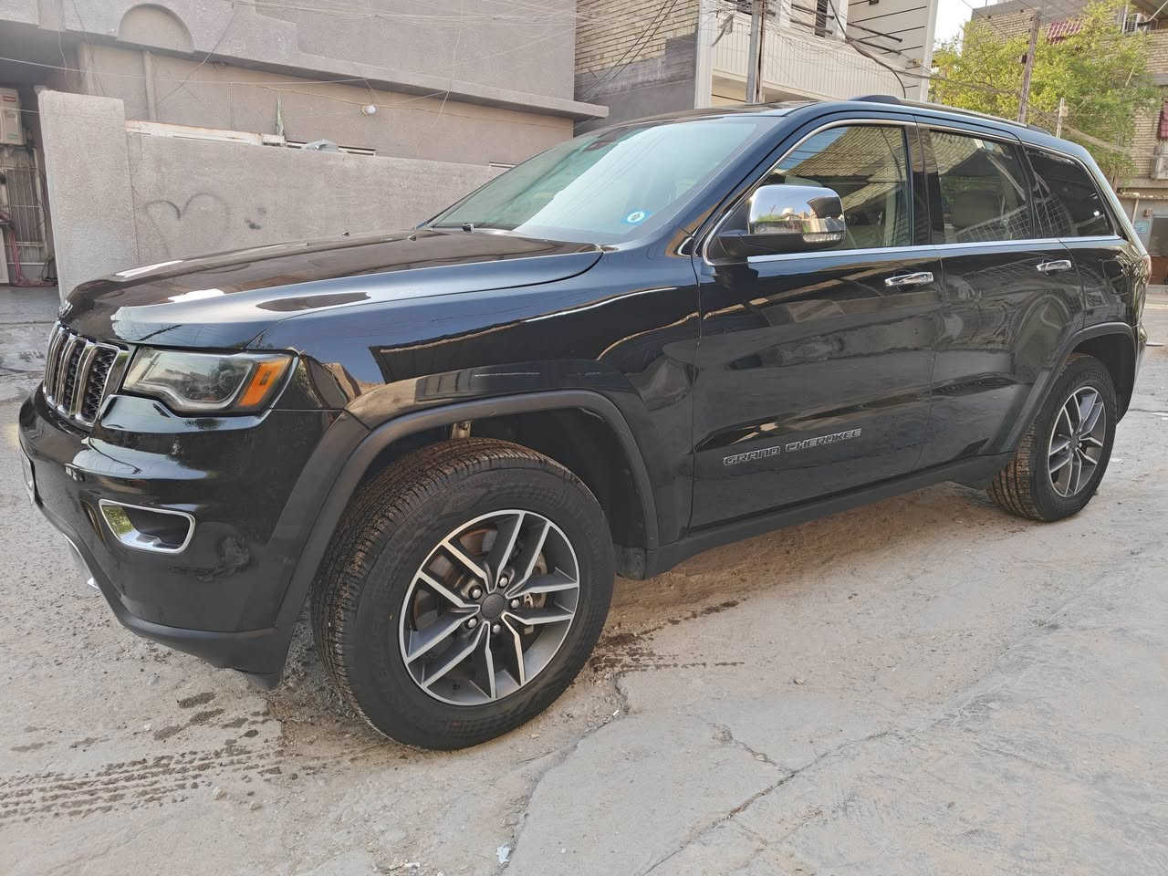 Jeep grand Cherokee limited 2021
تحيه طيبه
جيب جراند شيروكي ليمتد 2021
وارد امريكي ماشيه 50 الف فقط
ضرره بنيد وجاملغ امامي فقط
ومصلحه تحليح درجه اولى
شرط تجي ماكو اي اثر للضرر
باقي السياره مكفول صبغ وبارد
المواصفات
فتحه.  بصمه .شاشه
كشن السائق والراكب كهرباء
ذاكره مقاعد
تسخين كشنات مع مقود
رادارات وحساسات
الخ من المواصفات
السياره جديده وعليه اطارات جديده
ومن الداخل ماكو اي دكمه ممسوحه او كرده بالجلد
السعر 21000  قابل للتفاوض بالمعقول
***********
