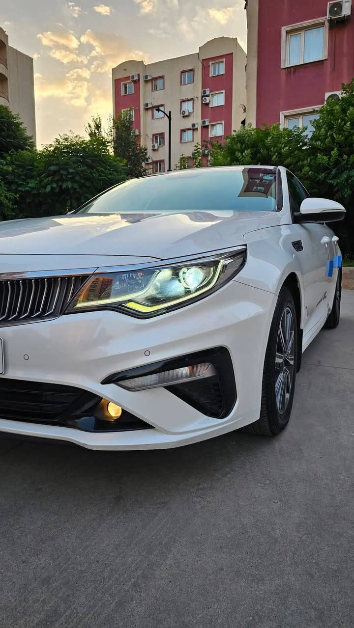 سلام عليكم
كيا اوبتما 2020 خليجي 
ارغب واقوى موديل بالاوبتما
محرك دوش 2400 DOHC دبل صالنصه كير ومكينه 
مكفولات من الفتح ومن كل عيب السياره ماشيه 174
كيلومتر
السياره بيها الصندوك صبغ وبارد مأشر زالسونار بالمنشور 
السياره داخل بيجي 
تبريد مركزي قطعتين امامي خلفي  
تحكمات ستيرن جهتين 
كير اوتوماتيك وعادي 
وشفتات تحكم بالكير على الستيرن 
شاشه كار بلي وكامره خلفيه HD
كشنات تغليف جلد اصلي 
انضمه قياده ايكو وسبورت وكومفورت 
كروس تحديد سرعه
مرايات شفط واشاير بالمري 
مرايه وسطيه فلتر عاكس للضوء 
حساسات امامي خلفي 
لد امامي نهاري 
لايت امامي عدسات متحركه كشافات اماميه 
منضومه زنون ثلجي 
دفيوزر خلفي بلادي 
5ويل كب حجم 17 وبريك 4دسكات 
تايرات جديده حدادياتها ممتازه 
تبريد ثلج 
سبيرها والعده البلاديه مال الشركه وياها 
رقم اربيل الدولي الجديد 
هزه جديده سنويه جديده الى 2030
مكان السياره الكوت مركز المدينة 
السعر 175وبيها مجال حك الجيه 
رقم اربيل بسمي 
الرقم ***********
***********
