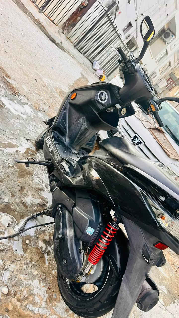 سكنس للبيع كله وكاله ممفتوح بيها شي ملوحه مال رمبه قطعه ممبدل بيها فقط ولفات عداد سرعه شغال دراجه ممتعوبه مكينه برغي ممفتوح بيها 
السعر / مليون و200 
مكان / بغداد - الدوره 
استفسار اكثر 
***********
