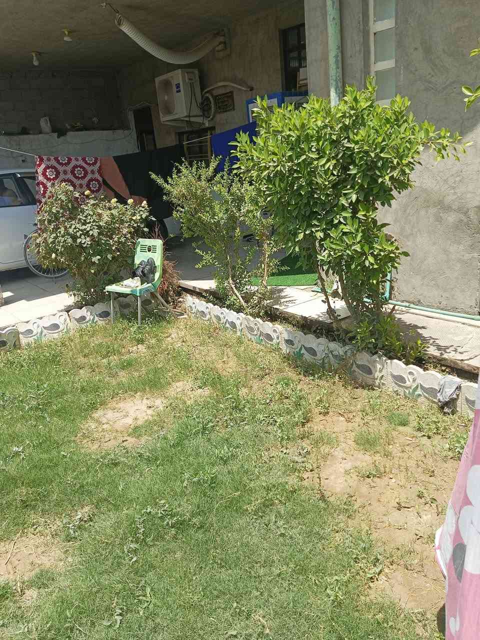 السلام عليكم بيت للبيع في الجولان الثانيه قرب برج الكاميرات طابو زراعي 
محتويات البيت 
غرفتين نوم 
صاله 
استقبال
گراج وحديقه
مطبخ
المساحه 250
الواجه12ونص
السعر 75 وقابل للتفاوض 
***********
