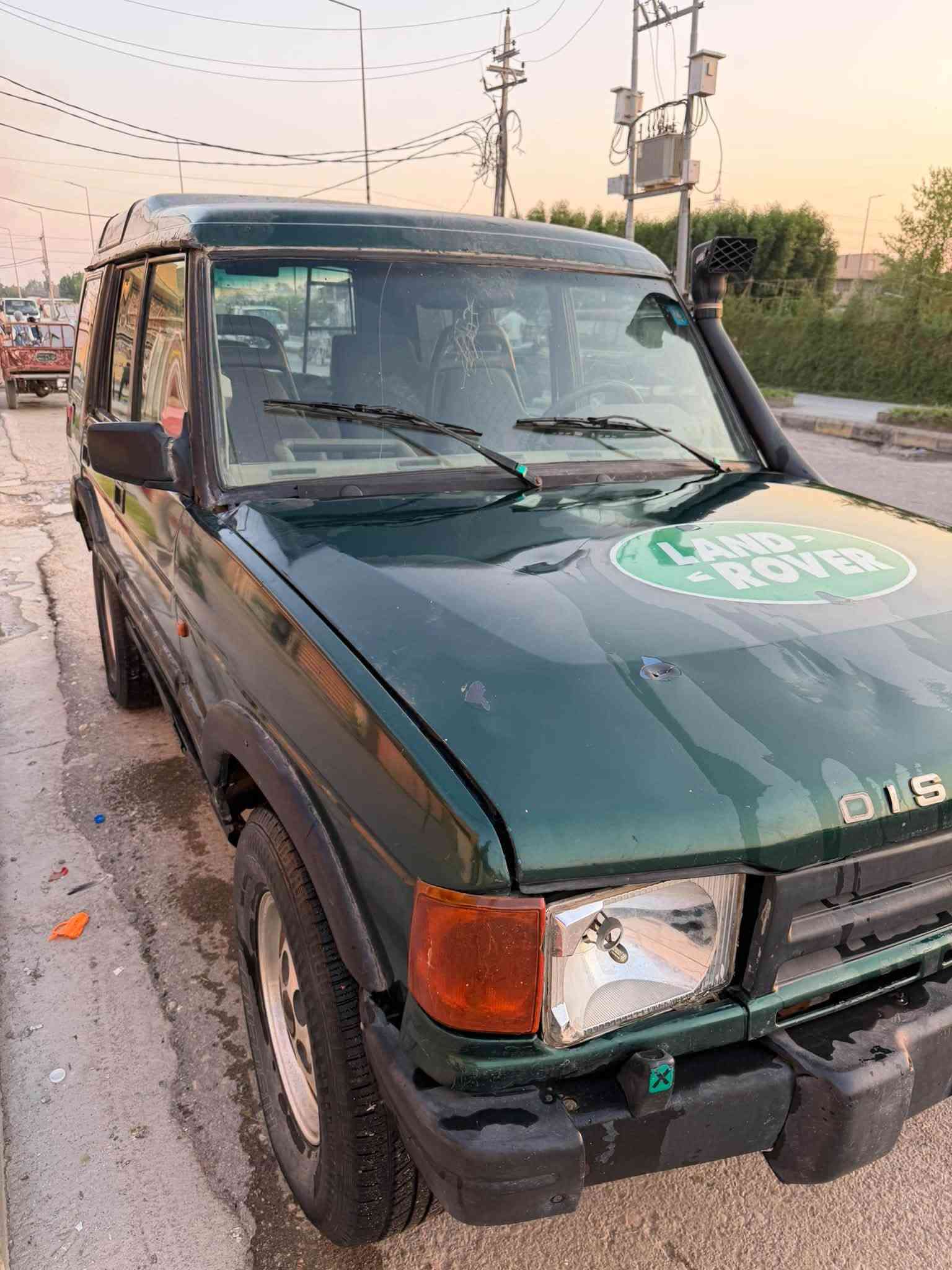 ديسكفري للبيع موديل ١٩٩٣ محرك ٤٢٠٠ كير أوتوماتيك السنوية لل٢٩ السنوية باسمي  محرك كير أكسل جديد  تخم تاير   السعر ٣٥$ وبيه مجال قليل  العنوان واسط العزيزية الرقم ***********
