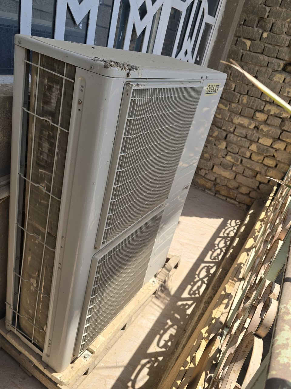 سبلت كنتوري 3طن للبيع السعر 900
مابي شي نضيف جدا اشو فجه صار قليله البروده 
(***********)
