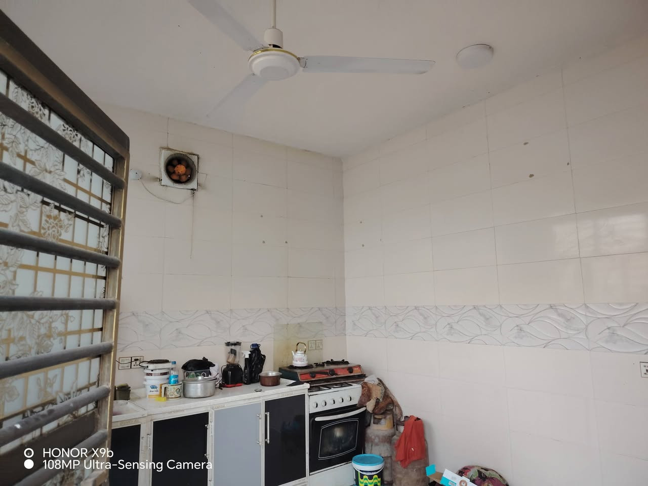للبيع بيت مساحته 200 متر بناء حديث كلش نظيف.  يحتوي على غرفتين نوم وصالة  وكليدور ومجمع صحيات داخلي ومطبخ  وطارمه. 
كافة الخدمات يمه شتريد متوفر.

قريب جداً عن شارع عوفي الرئيسي قبل مدرسة موسى ابن جعفر /الانتفاضه الشعبانيه 

سعره 47 وبيه مجال للشراي 
***********
