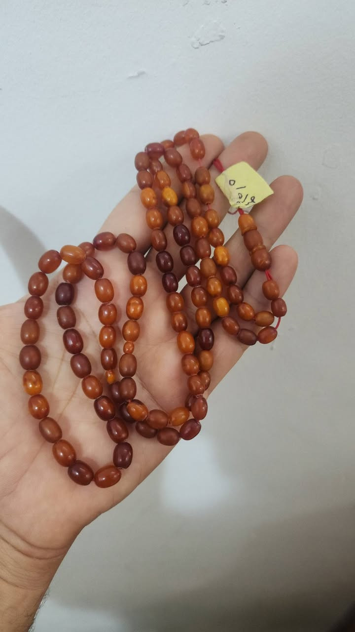 السلام عليكم 
اليحب يقتني سبحة للصلاة 
متوفر كهرب ألماني قديم اصل عقود 
وزن ٣٩ غرام 
والثانية ٣٥ غرام ونص 
للإستفسار متوفر واتساب 
***********
متوفر توصيل في بغداد والمحافظات
