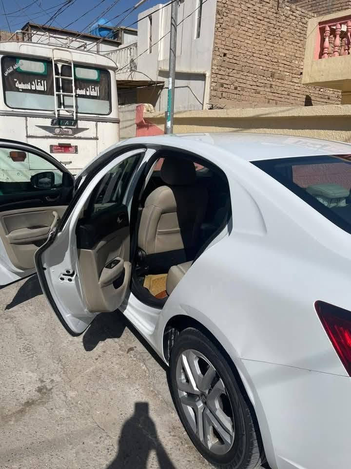 سيارة رينو ميكان موديل 20 خليجي مكفوله كفاله عامه  محرك وكير ياباني نيسان سيارة جديدة السعر ب ٩٥ وبيه مجال العنوان الديوانية المركز الاستفسار الاتصال على الرقم ***********

