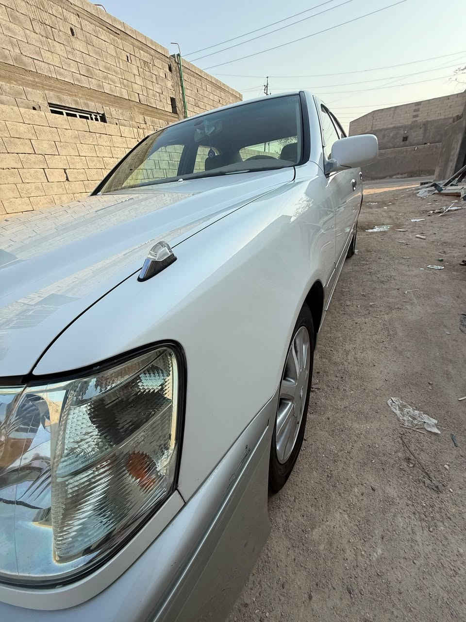 السلام عليكم 
كراون ملكه قرار 102 موديل 2002 للبيع مكفولة كفاله عامه عراق ويابان مكينه D4 الكبير شاصي 75 كشنات كهربائي 3 دكم برده خلفيه كهربائي
السعر 165 
العنوان بصره سفوان
للاستفسار ***********
