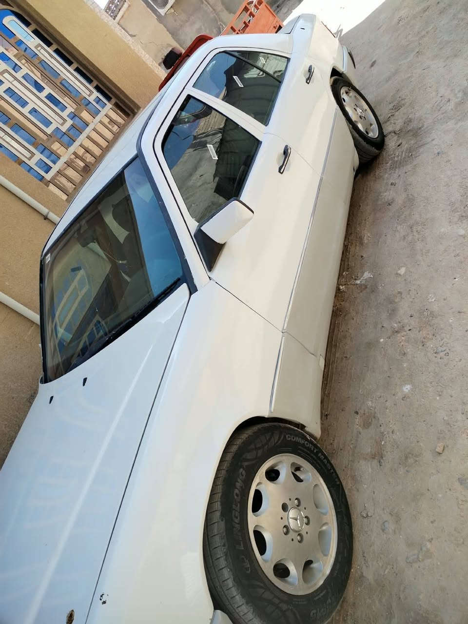 سلام عليكم مارسدس دب البيع فقط مديل 88  رقم بغداد سعر 65 وبيه مجال سياره توه معمره مكاني بصره مدينه ***********
