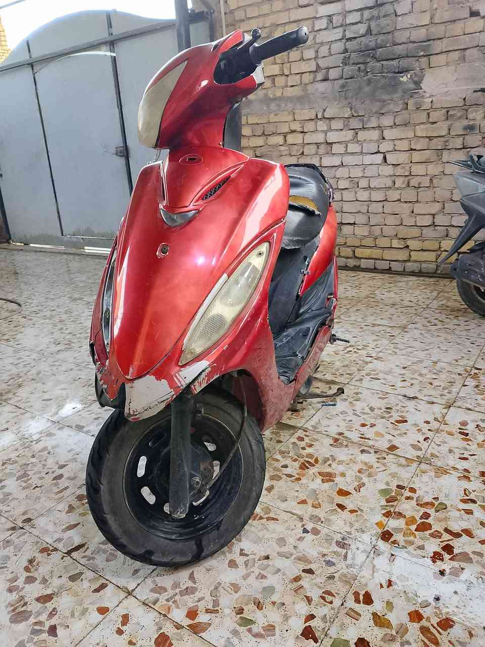 دراجه كامكو جي فور مفتوحه مره وحده كابريتر كهربيات شغاله 
400 وبيه مجال قليل حك الجيه 
واتس ***********
