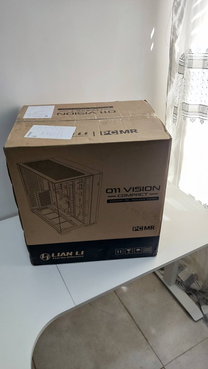 للبيع كيس Lian Li O11 Vision Compact
لون ابيض جديد بلكارتونة 

المهتم يراسلني خاص او على الرقم ***********
موجود واتساب 

مكاني بغداد وتوصيل موجود
