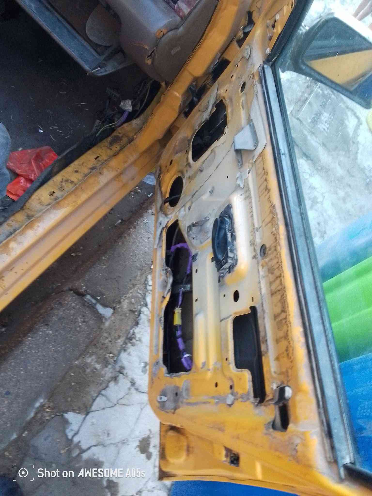 سلام عليكم سمند موديل 11سيارة مابيهة خياسات نضيفة بيهة ضربة بل جاملغ امامي مبدل وبنيد فقط سيارة مصفرة هية وغرامات سيارة عوزهة ولفات عوجتهن وتركتهة ماصلحتهة متوازي على بيعتهة ب18وبيهة مجال مكاني بغداد حي الجهاد ***********وتساب

نص مكتوب في الصور:
- Shot on AWESOME A05s
- 33/619 Shot on AWESOME A05s