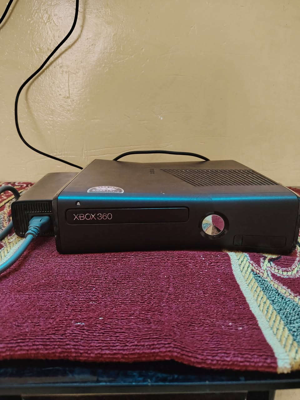 السلام عليكم xbox 360 slim
للبيع اكس بوكس 360 سلم مال بالة ذاكرة 250 بي 40 لعبة قويات
وبي 70 لعبة العاب النسخة القديمة ويدات اثنين بلوتوث مال شركة اصليات شرط والمحولة أصلية شرط مال شركة 
العنوان موصل الايمن حي التنك السعر 110 وبيه مجال
***********
