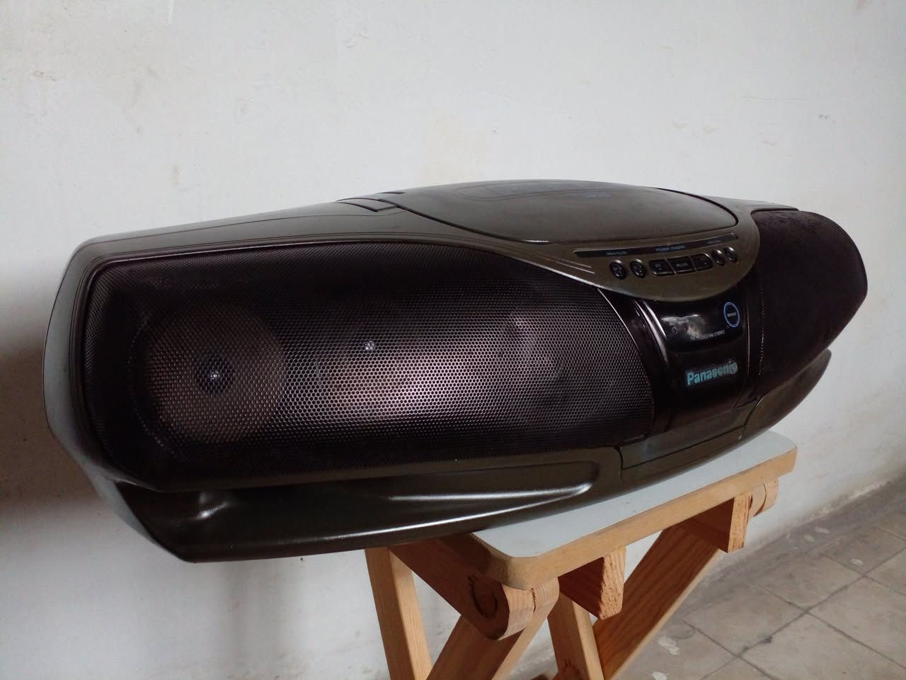 Panasonic RX DT 75
يشتغل فقط راديو  مع ريموت سعر 65 الف
المكان بغداد
