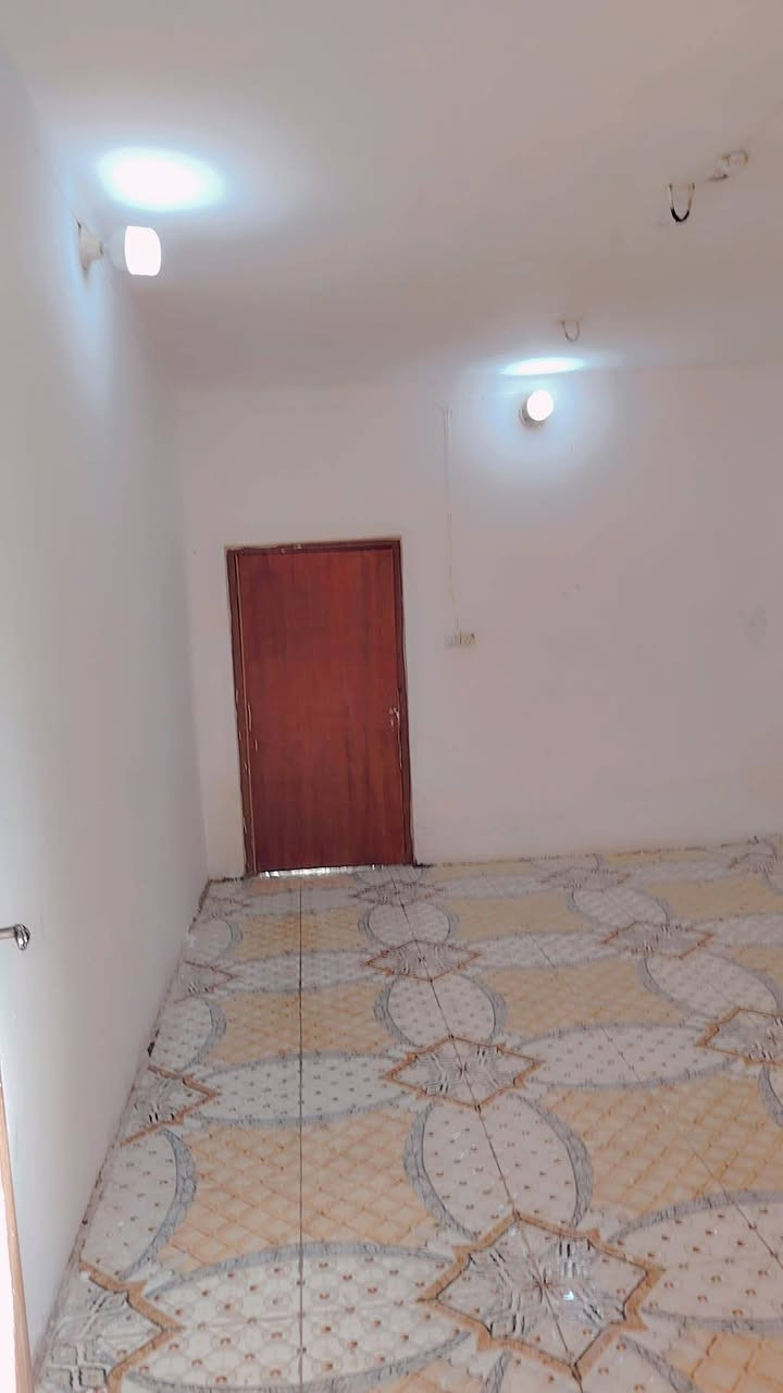 بيت للبيع زراعي على 25 مكان البيت واسط قضاء العزيزيه منطقه حواس شارع حجي ناطق المساحه 230 متر يبعد عن شارع العام كوت بغداد 200 متر بيت ومنطقته هدوء وخدماته مي كهرباء كله واصل ***********
