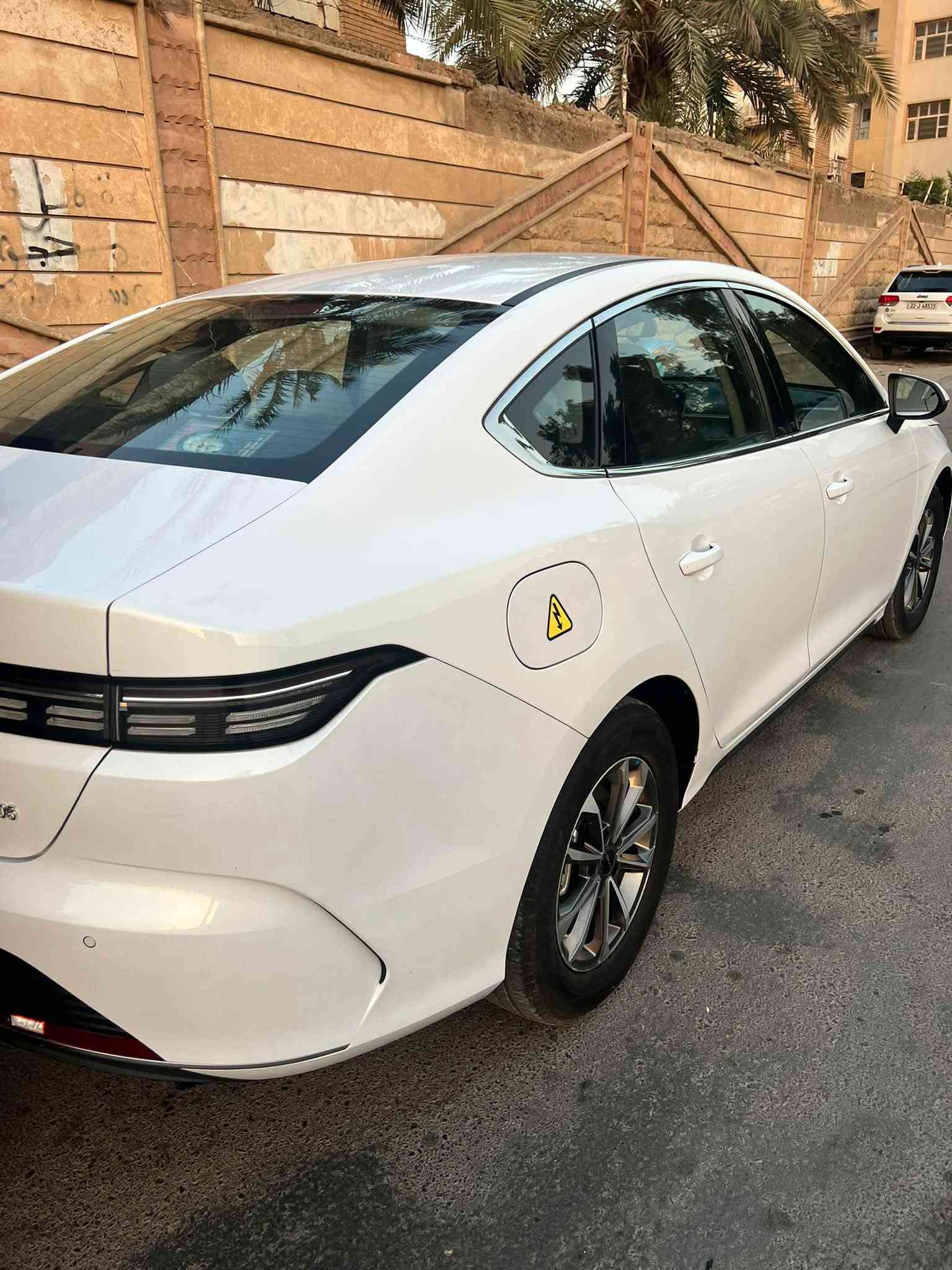 السلام عليكم بيع فقط مستعجل 
دست رويل 2025 
كفاله عامه من الصبغ السياره بيهه رصعه بلبنيد قطط 
السياره بسمي تحويل ثاني يوم 
ماشيه 15 الف 
السياره مدوشمه الرضيه ولكشنات 
وياهه ويل كب سبير جديد 
السعر 20 مليون وبيهه مجال بصيط جدن 
رقمي *********** 
مكاني بغداد مدينه الصدر
