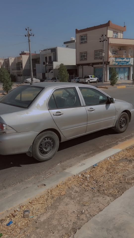 لانسەر ٢٠٠٨
٦ پارچە بۆیاخ
گیڕ و مەکینەی با شەرت 
سەنەوی ٤ مانگە بەسەر غەرامەو شتی نیە 
٦٢ تۆزێ مامەڵە
شوێن کەلار 

***********

