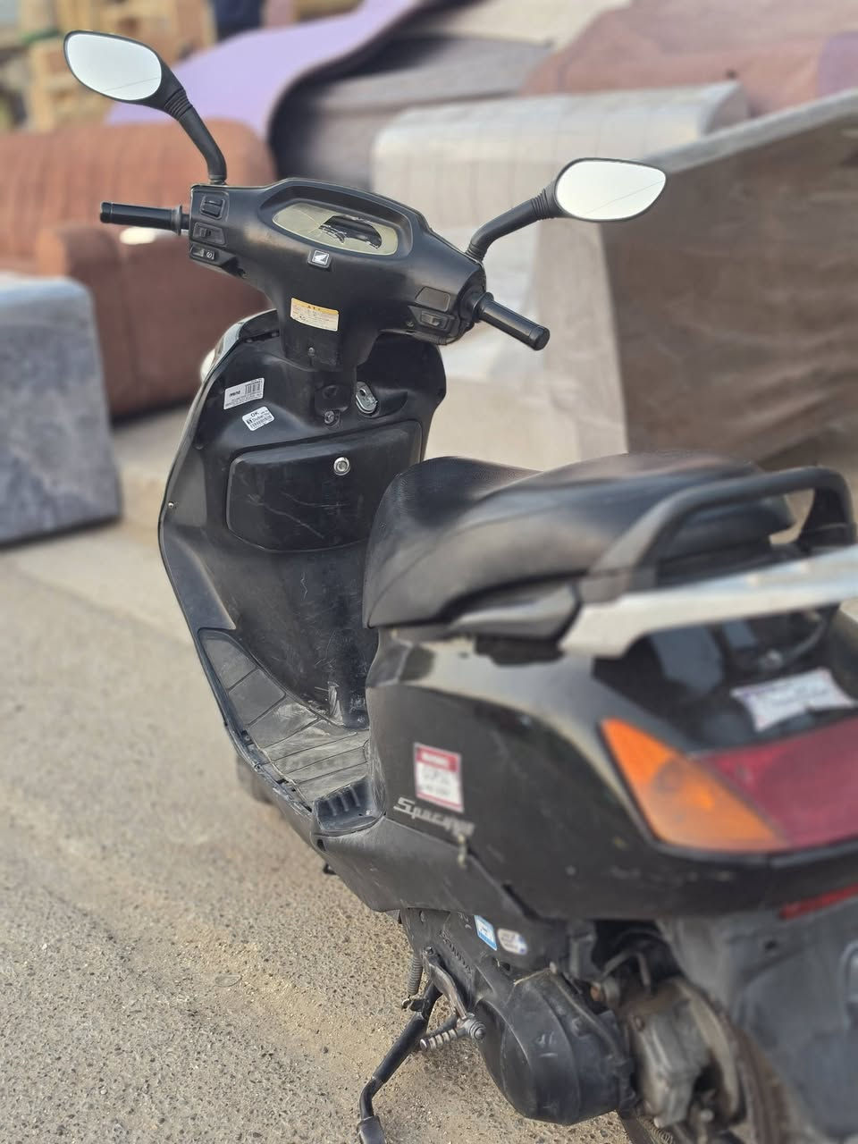 سبيسي للبيع سعر 600وبيه مجال
رقم ***********
