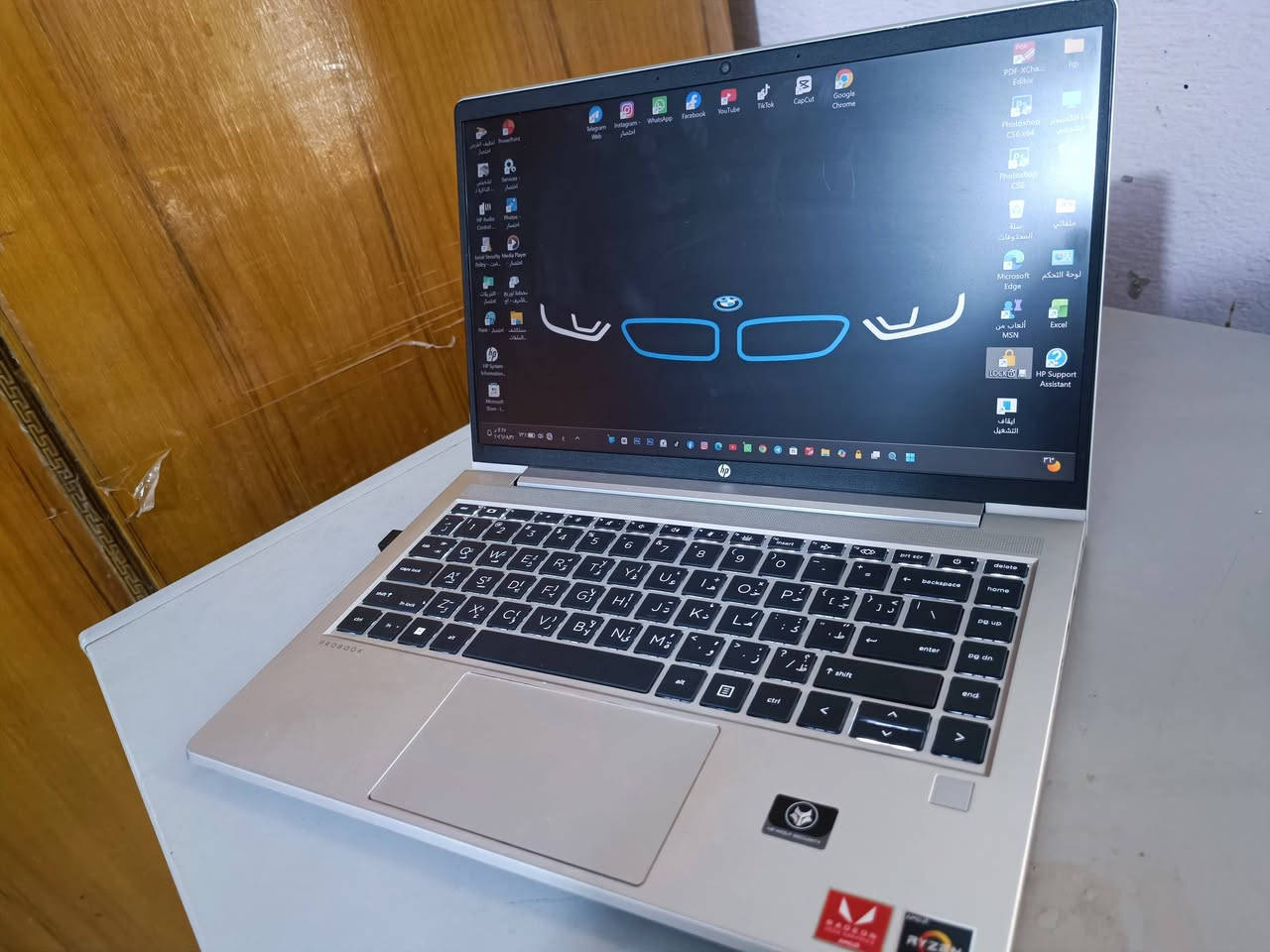 السلام عليكم
للبيع: لاب توب HP ProBook 445 G9 بحالة الزيرو 💻✨

​الحالة:
​الجهاز نظيف جداً بنسبة 99% واستخدام شبه معدوم (تم الشراء قبل شهرين فقط ولم يستخدم لعدم التفرغ للدراسة).

​المواصفات الكاملة:

​الموديل: HP ProBook 445 G9
​المعالج: AMD Ryzen 5 - 5625U (أداؤه وقوته معادلة ومعاصرة لمعالجات Intel Core i5 الجيل 12) 🚀
​الشاشة: 14.0 إنش بدقة FHD تردد 60Hz (حواف نحيفة)
​الذاكرة العشوائية (RAM): 8GB
​التخزين: SSD 256GB (سريع جداً)
​كرت الشاشة: AMD Radeon Graphics مدمج 2G
​نظام التشغيل: Windows 11 الأصلي الحديث ⚡
​الكيبورد: ضوئي عربي / إنكليزي 💡
​الأمان: بصمة إصبع (Fingerprint) + التعرف على الوجه (Face ID)

​الملحقات:

​شاحن أصلي بقوة 67W 
+ ​ماوس.
+ ​حقيبة لاب توب.

للتواصيل:

واتساب فقط او اتصال [ *********** ]

متوفر توصيل 🚙
