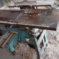 مكينة خياطة • صينيه • نظيفه