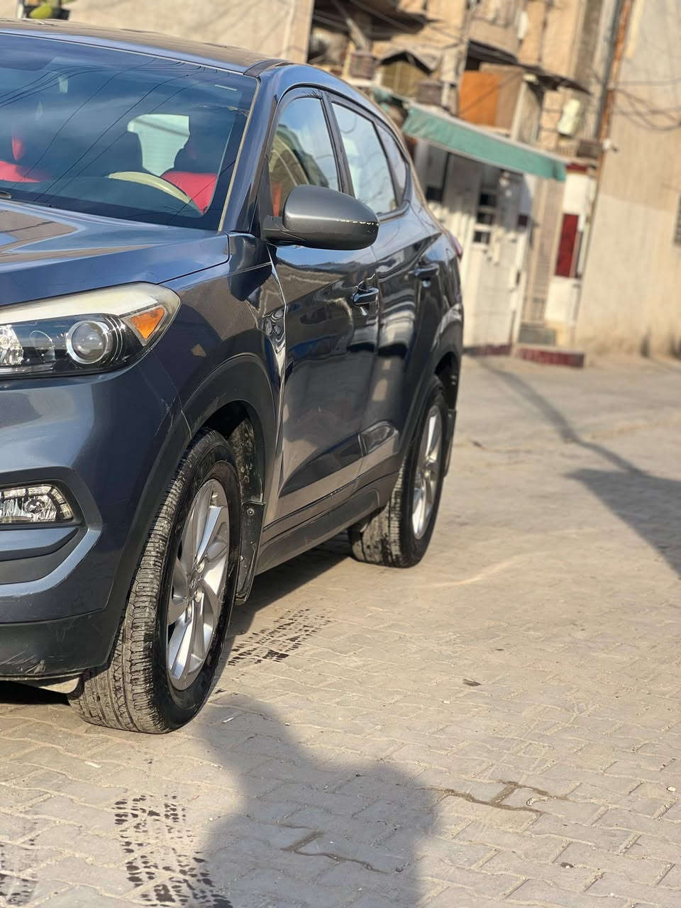 توسان ٢٠١٨ وارد امريكا حادثهة باب السايق العنوان الدورة بدون دواخل وجاي بيها من امريكا كلير الباب خلف سائق وجاملغ فقط السعر ١٤٠ العنوان الدورة رقم الهاتف ***********
