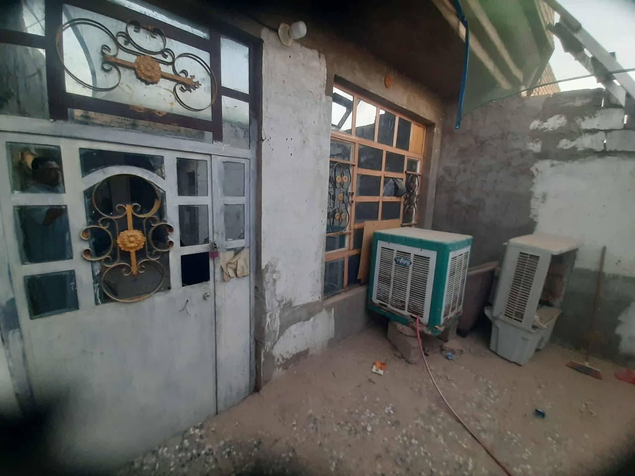 دار تجاوز ١٠٠ متر سقف صب بالمحموديه ركن السعر ٦ قفل متوازي عالبيت خلف حي المرتضى على خط النفط ***********
