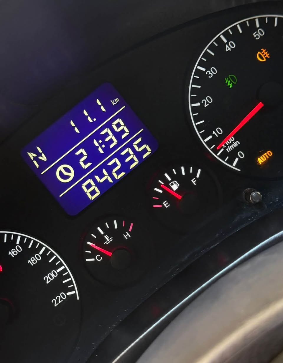 السيــــــ🚗🚘 السلام عليكم
شيري تيكو للبيع  ماروني موديل 2012جديد 

السيــــــ🚗🚘🚙ـٰــــارة مكفوله  من وضربه والتبديل  والاخياس والجراد لبدي جداً جديد بيه صبغ بل  قبق جنطه خلفيه 
شوي بل هلال الخلفي 

جاهزه وبدون نقص استخدام شخصي فول مواصفات سلايت سقف حساس خلفي لد امامي خمسه ويلكب كشنات جلد تتدفئه تبريد تحكم استيرن تقفيل مركزي مري كهرباء نظام ايرباك سويج ريموننت والعده وغراضها كلهاكامله  محرك كير حداديه كلها مكفوله 
السيــــــ🚗🚘🚙ـٰــــارة بلاديه نضيفة باتري جديد رقم بغداد دولي جديد بسمي تحويل مباشر
 بدون اي نقص 
رحمه على والديك متعجبك لاتعلق وتكسر بحلال الناس والسوك كلشي بي
🏠🏠ومكانها بغداد البلديات
للأتصال على الرقم***********
