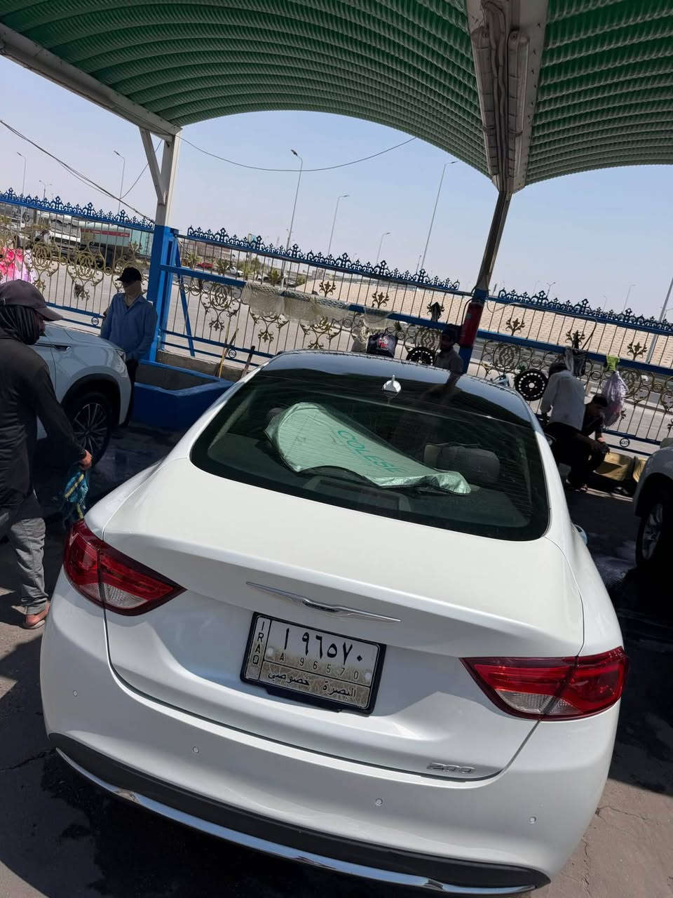 كرايسلر c200 موديل 2015 رقم بصرة
وارد امريكي تقرير غرق سيارة نظيفة ولكن تم صبغ اجزاء البدي اغلبها للجمالية ابيعلك حزام والتقرير والفحص موجود بتاريخ اليوم 17/8/2026
سنوية لغاية 2027
سيارة جاهزة مو ناقصها شي
مكان السيارة البصرة
السعر (٩٢ ) ورقة 
للتواصل واتساب *********** البصرة, العراق
