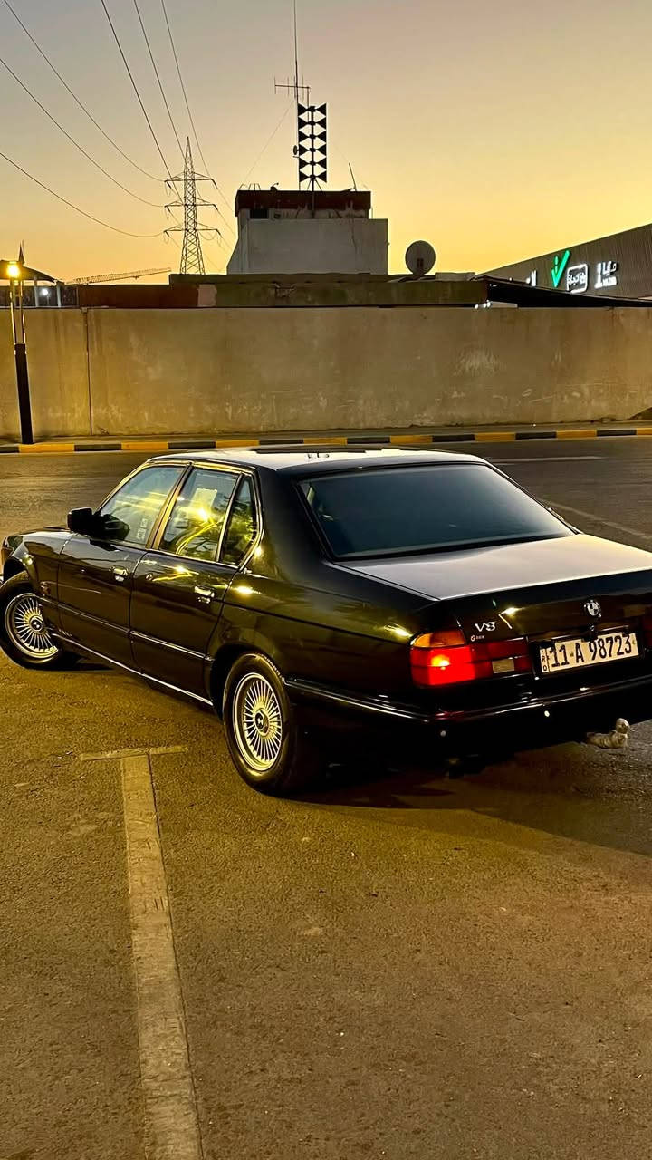 بي ام 740i موديل 1993 فول مواصفات للاخير شاشة وكامره وحساسات وبردات وانظمة قيادة تبريد ثلج اوتو كلشي شغال بيها رقم بغداد بأسمي سنوية وهزه جدد كاملة مكفولة من الضربة فقط صبغ كامل للسياره السيارة جاهزه على اخر حبايه وكلش نظيفة من القليلات بهيج نظافة بدون اي نقص ولا برغي جاهزة للاخير ومكفوله من كلشي مكانها بغداد الدولعي سعر79$ وبيها مجال انشالله 
*********** / *********** محمد
