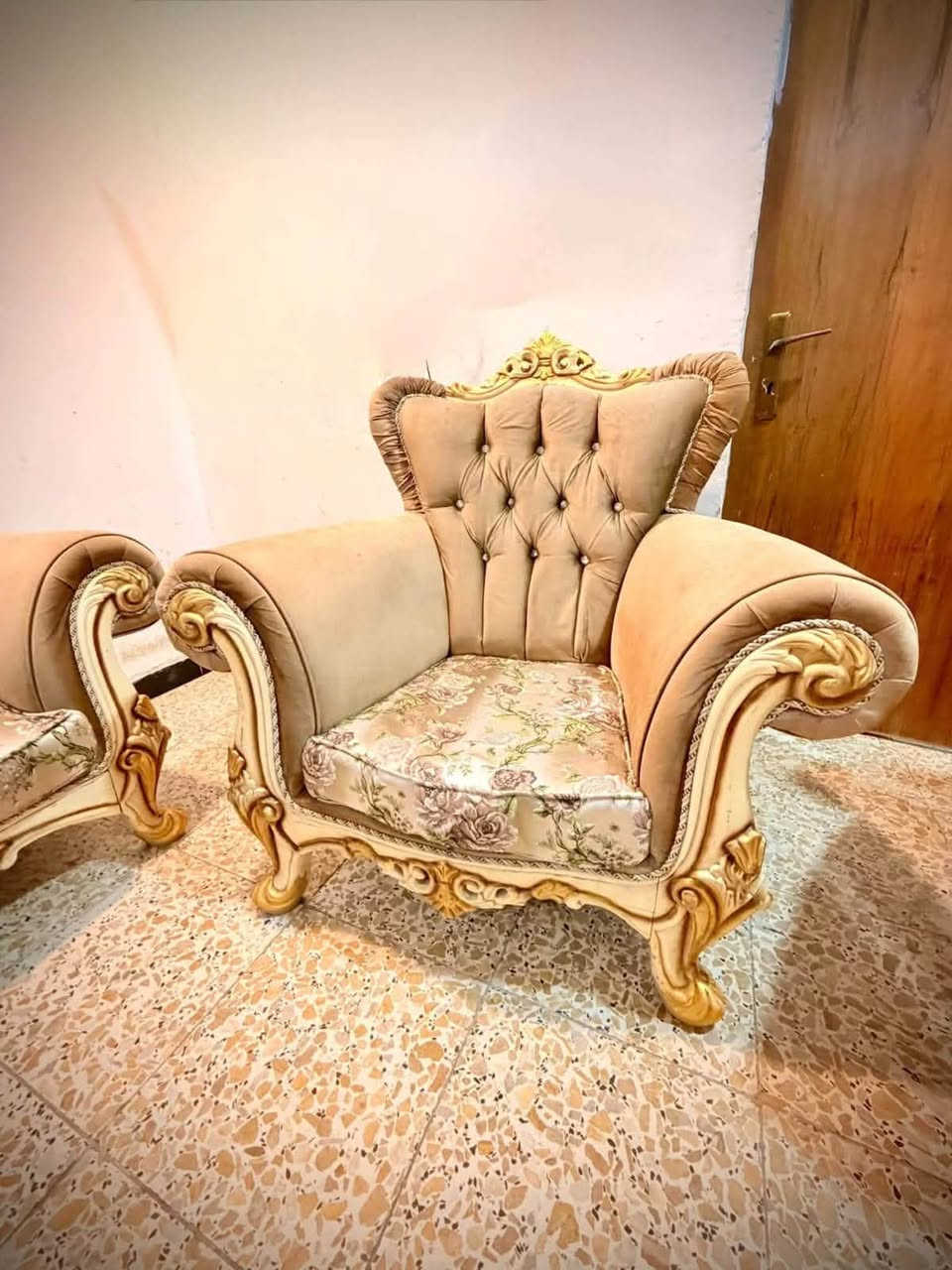 سلام عليكم تخم لبيع وضع الجديد كلشي مابيه نضيف اي ضرر مابيه السعر٧٠٠وبيه مجال قليل العنوان منصور شراي واتساب***********
