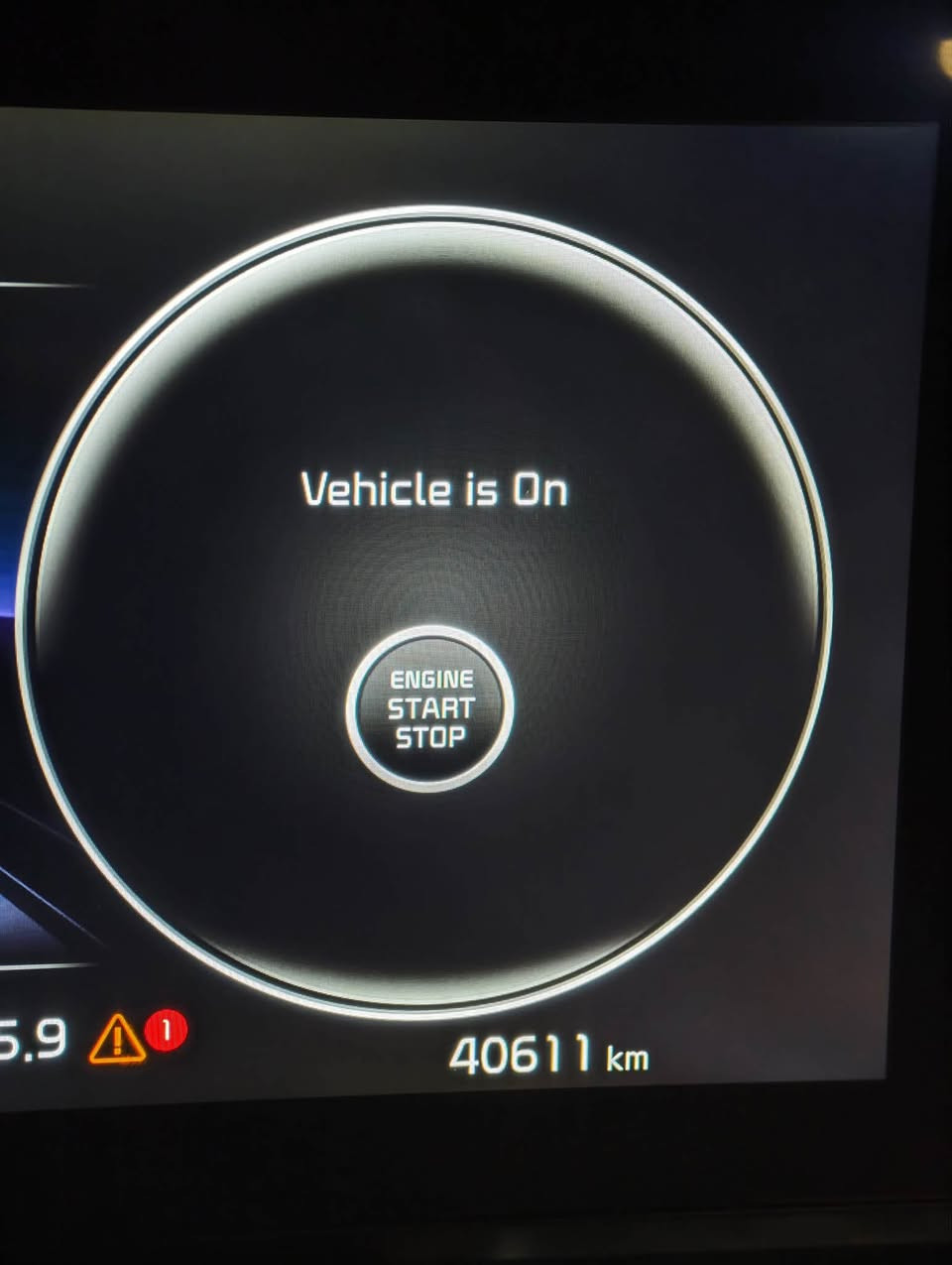السلام عليكم 
كيا كرنفال 
2024 
اربيل 
ماشيه 
40,000 km 
الون اسود
فول مواصفات vip 
حادثها فقط صندوك 
الباقي مكفول
فول مواصفات فتحتين 
السعر 30,000$ يعني 3 شدات 
عنوان بغداد حي اور
اتصال ***********
