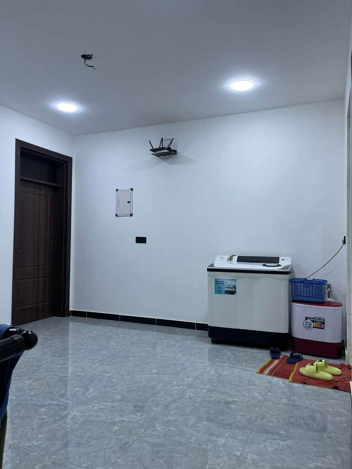 سلام عليكم 
✅ #دار_للبيع 100متر 
واجهيه 6،25متر نزال 16متر 
بناء طابقين ونص حديث 
🏠يحتوي البيت. ع[4 غرف نوم -استقبال - صالة- ومطبخ-صحيات حمام وتواليت داخلي عدد 2 ] 
تواليت خارجي عدد 1 
البيت شغل درجة اولى مع الخدمات
📁ملاحضه البيت مسكون حاليا  
📋نوع العقار  طابو زراعي سند 25 اقرار محكمه 
🚗العنوان #بغداد_الدوره_البوعيثه   
🚨 مجمع الاحلام / قرب جامع تقوى الله   
💰السعر خاص / #بدون_دلاليه
للاستفسار  خاص او الاتصال ع  الرقم 
   ‭
‭***********‬ ⬅️ 

***********‬ ⬅️
