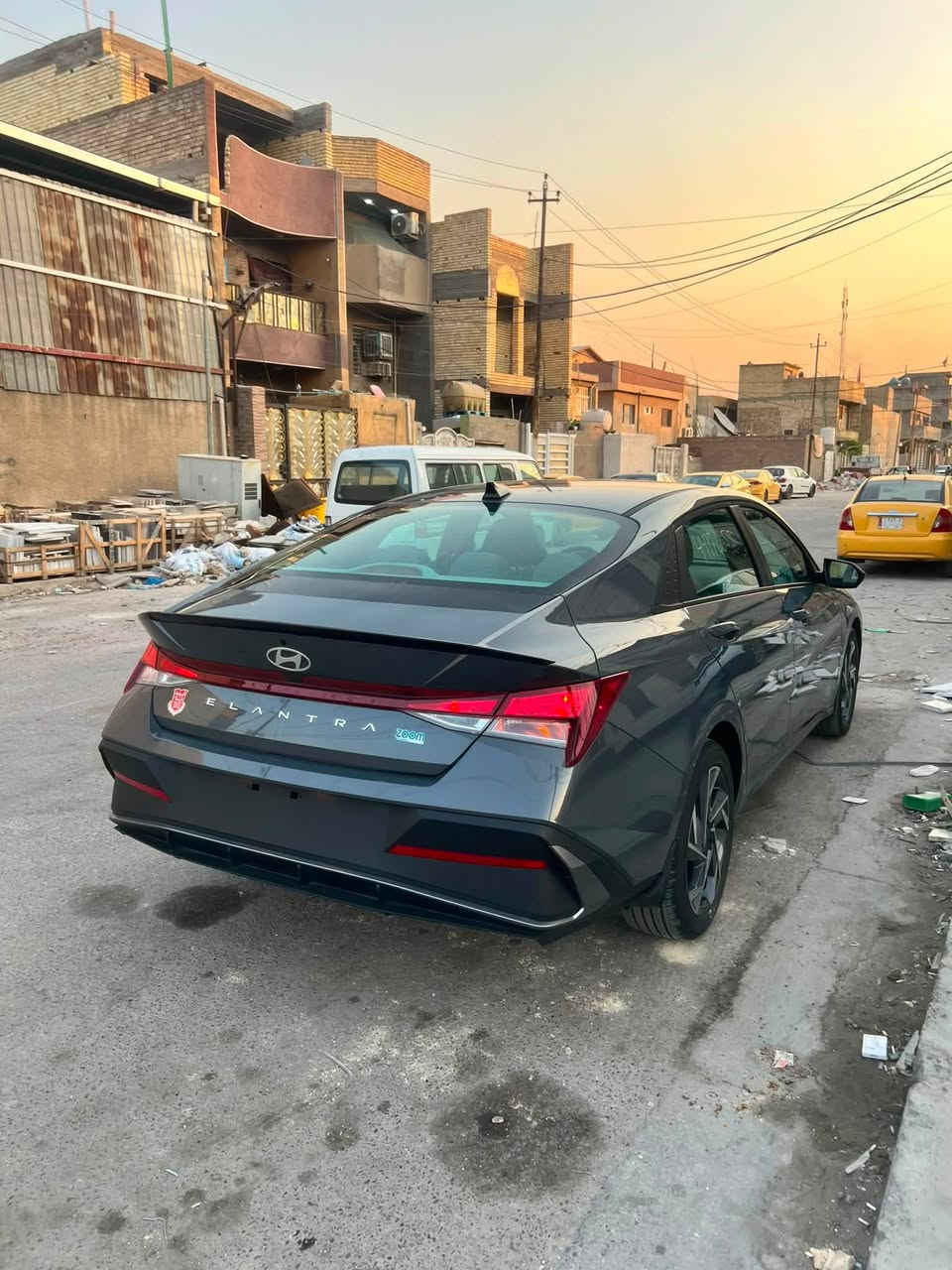 # السعر ١٣٧. تلفون ***********
سلام عليكم النترا مديل 25 SEL دخول جديد منفيس ابسمي مواصفات بصمه تشغيل عن بعد ترحيب أبواب مكينه 2000 دوش تبريد شاشه شحن وايرلس ثلاث وضعيات قياده ويل حجم 17 داخل عسلي فول رادارات وبقيه الموصفات المتعارفه لسياره جديده حيل جديده بوضع الشركه ماشيه 4mi فقط يعني زيرو ترايها مال شركة حادثها سطحي فقط البنيد تبديل اصلي نفس اللون بدون دواخل بدون كلشي ايرباك فقط ستيرن والسياره جديده بمعنى الكلمه وصور الحادث مرفقه بل منشور

نص مكتوب في الصور:
- BIDCARS