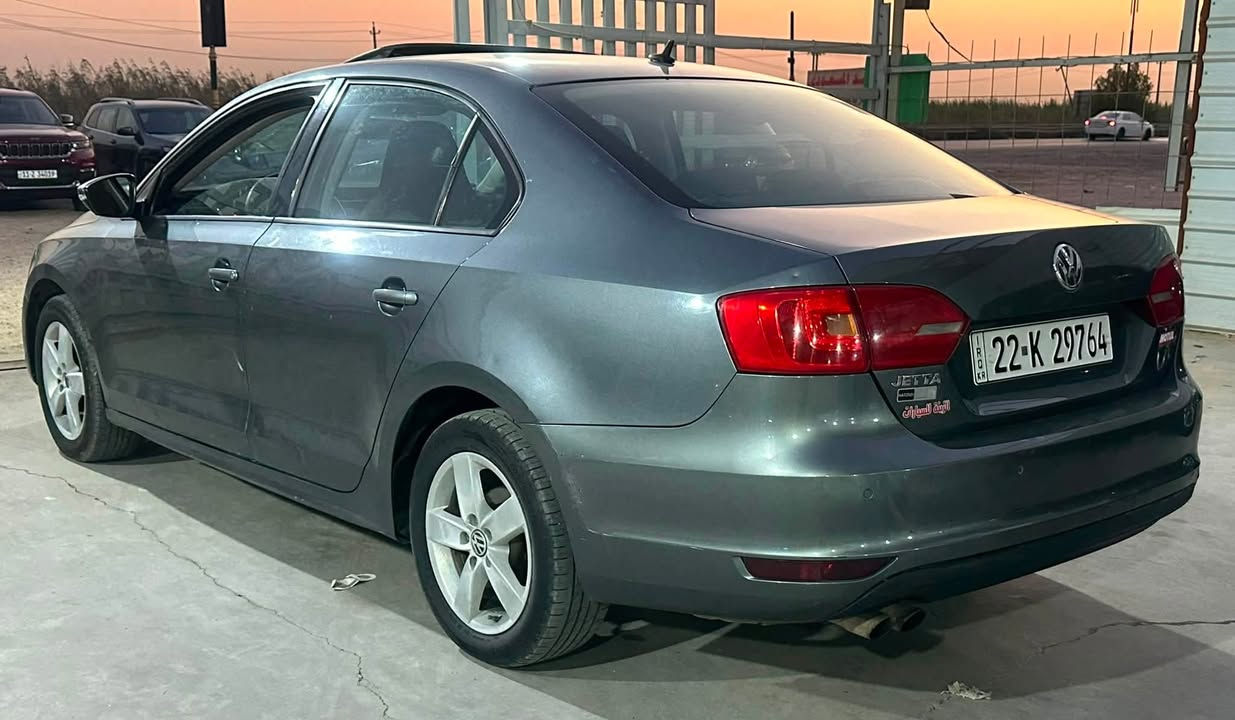 🔥🇩🇪 VOLKSWAGEN JETTA 2012 خليجي 🇩🇪
🚘 جيتا موديل 2012 – خليجي
⚙️ محرك 2000 CC بدون توربو
🔄 للبيع أو مراوس حسب القناعة
✨ فول مواصفات:
▪️ تحكم بالستيرن من جهتين
▪️ شاشة كبيرة
▪️ بلوتوث
▪️ سقف سلايد
▪️ حساسات أمامية وخلفية
▪️ تبريد ❄️ ثلج
🔧 صيانة كاملة 
✅ بلكات جديدة
✅ نوزلات جديدة
💯 سيارة جاهزة وما تحتاج أي مصروف
🎨 حالة السيارة:
▪️ فقط جاملغ أمامي
▪️ الدواخل بدون قطرة صبغ
▪️ سيارة نظيفة وحلوة وما بيها نقص
▪️ جاهزة للفحص بكل مكان
💰 السعر: 97 ورقة 
🔄 مراوس حسب القناعة
📍 المكان: بغداد – بسماية
📞 ***********
