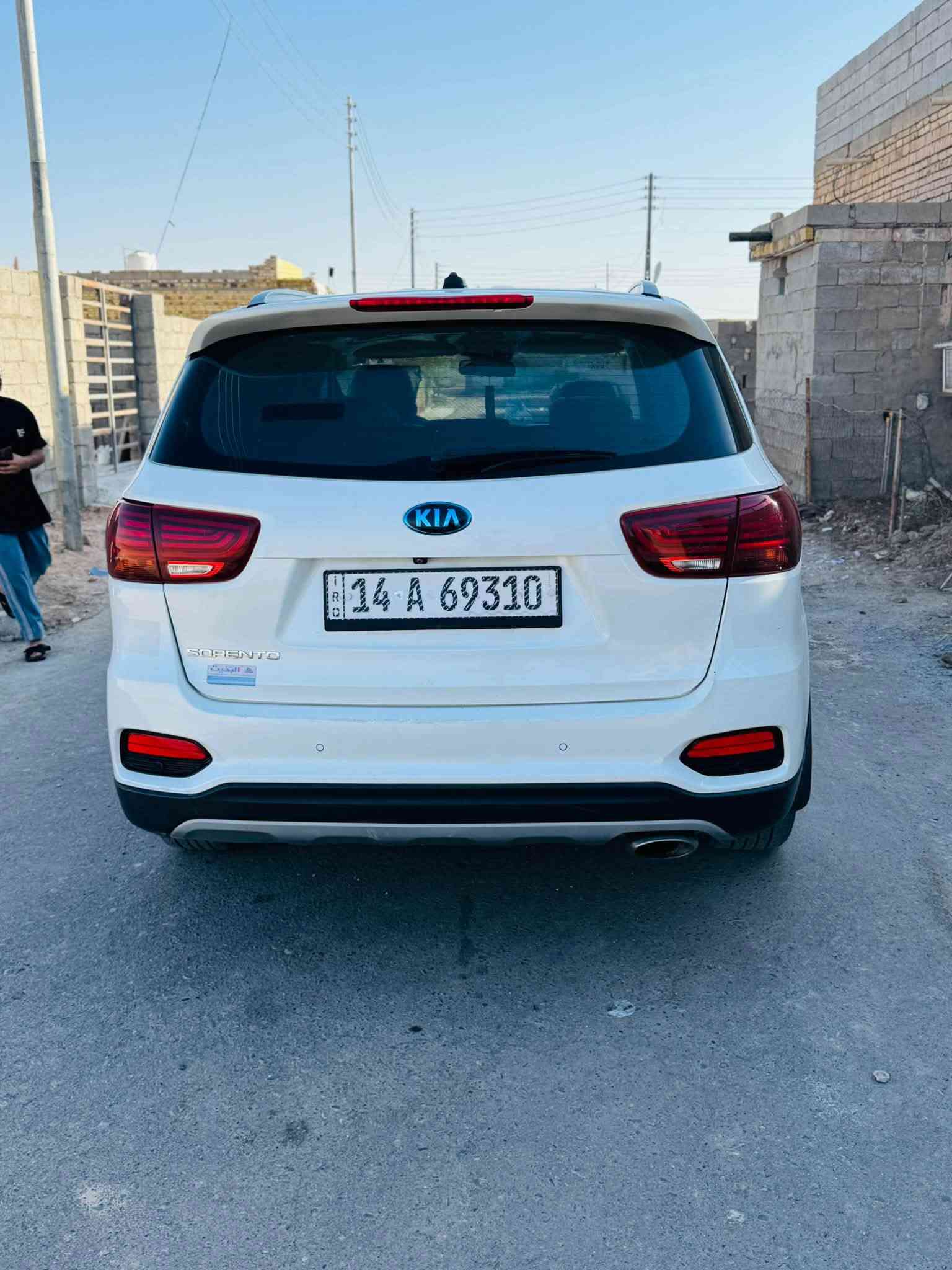 سورنتو موديل 2019 خليجي كفالة من الضربة والتبديل والصبغ بيها بارد قليل والسونار موجود
محرك 4 سلندر 2400
ماشية 127
باسمي
محرك وكير كفالة 
تحويل ثاني يوم باسم المشتري
تبريد فول ٣ قطع
السيارة جاهزة وبالعافية للمشتري. 
السعر 185 ورقة وبيها مجال
العنوان ميسان قلعة صالح
للاستفسار خاص او الاتصال ***********

