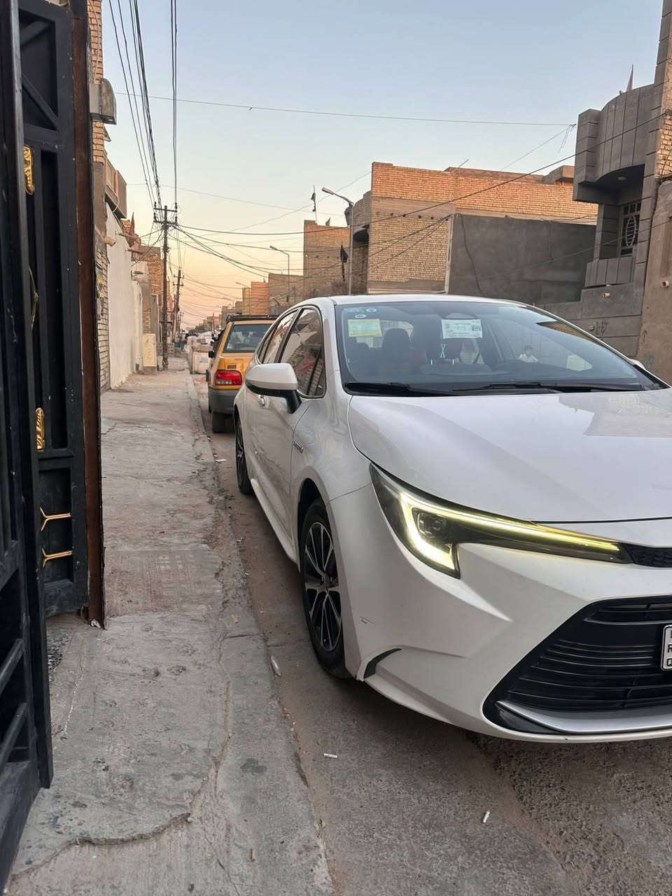 سلام عليكم سياره كورلا موديل 24 هايبرد رقم بغداد بسمي تحويل مباشر بيها  جاملغات ثنين بارد بدون معجون  ولباقي مكفول مكان سياره بغداد المشتل سعر 147 وبيهه مجال رقم الهاتف ***********
