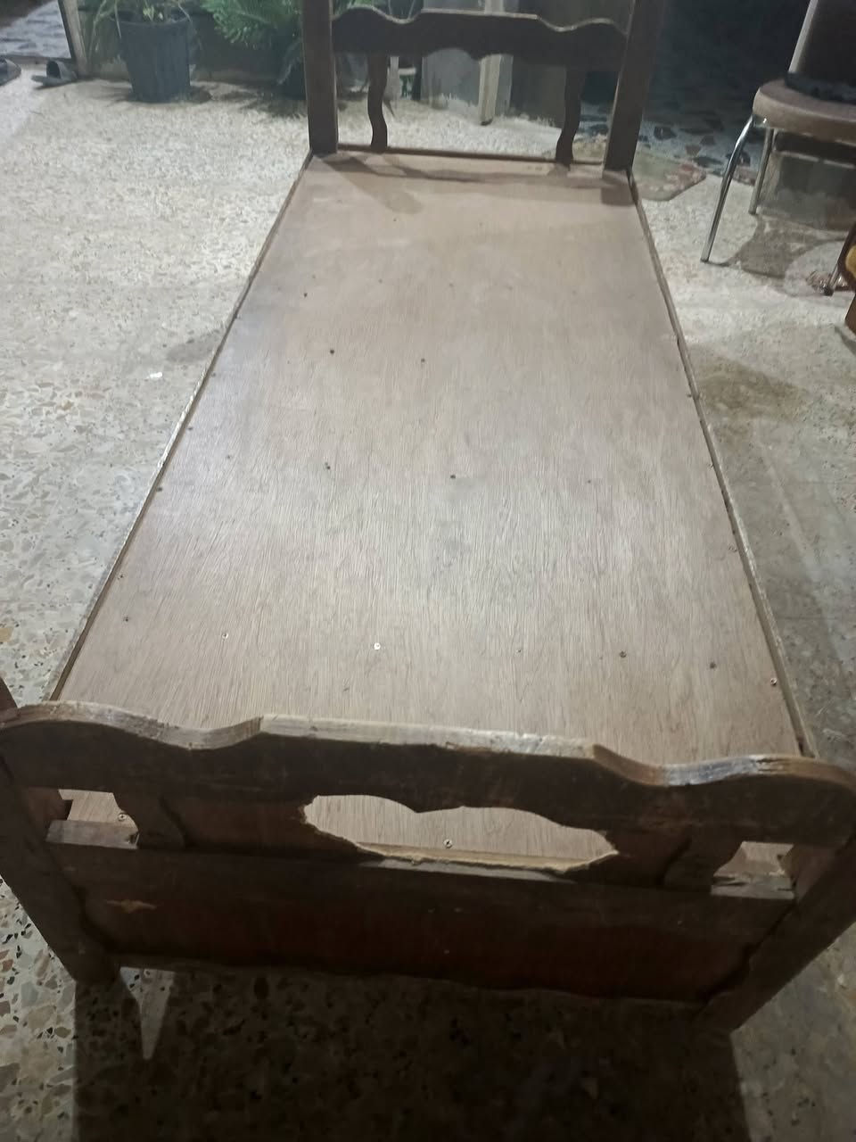 ديوان كلش قوي اي ضرر مابي عشر مقاعد السعر ١٦٠ قفل
دراجه شحن تكفي عمر عشر سنوات جديده استخدام مره وحده السعر ١٠٠ من الاخير 
كنتور صاج داخل وخارج ثلاث ابواب السعر ١٢٥ وبي مجال قليل 
باقي الغراض اسئل وجاوبكم مكاني ابو غريب خرنابات شارع السجه ***********
