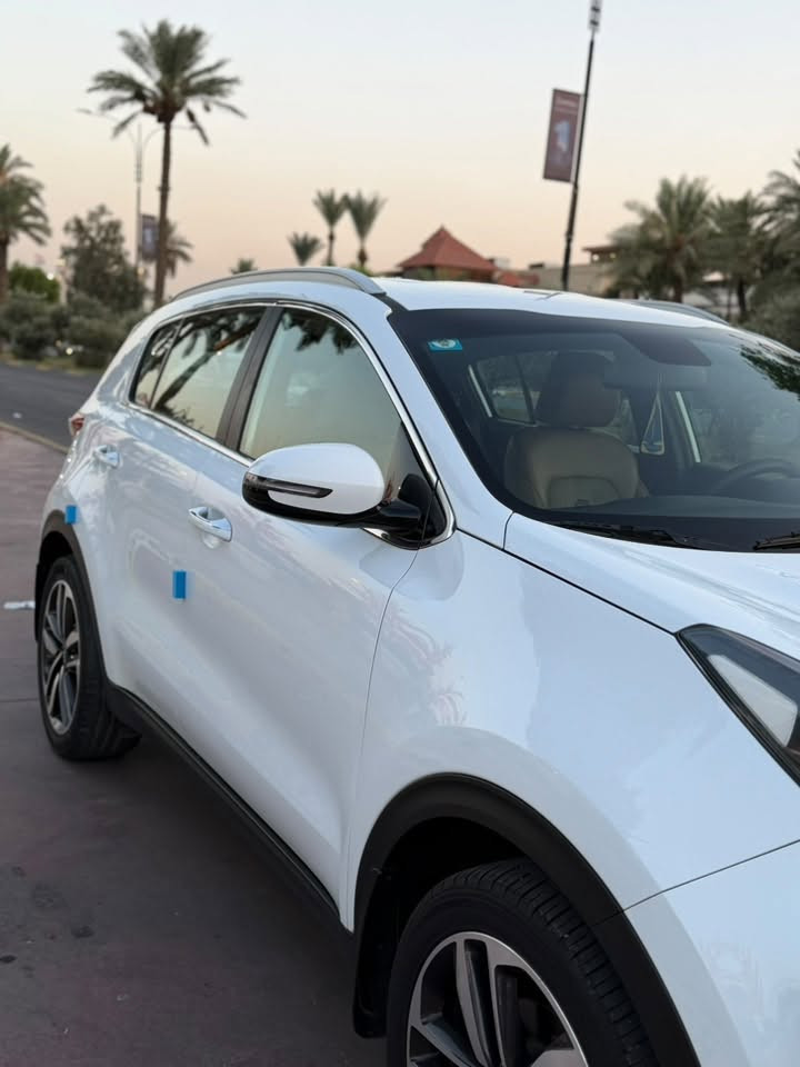سلام عليكم للبيع سبورتج موديل 2020 خليجي مال الشركة الدولية مواصفات معروفه الخليجي رقم بغداد باسمي السياره ماشيه76km كفاله من الصبغ والتبديل والحالوب بيهه فقط رصعه مسحوبه bdr بسيط في قبق الجنطه مكاني بغداد الكرخ السعر (182) وبيهه مجال *********** / ***********
