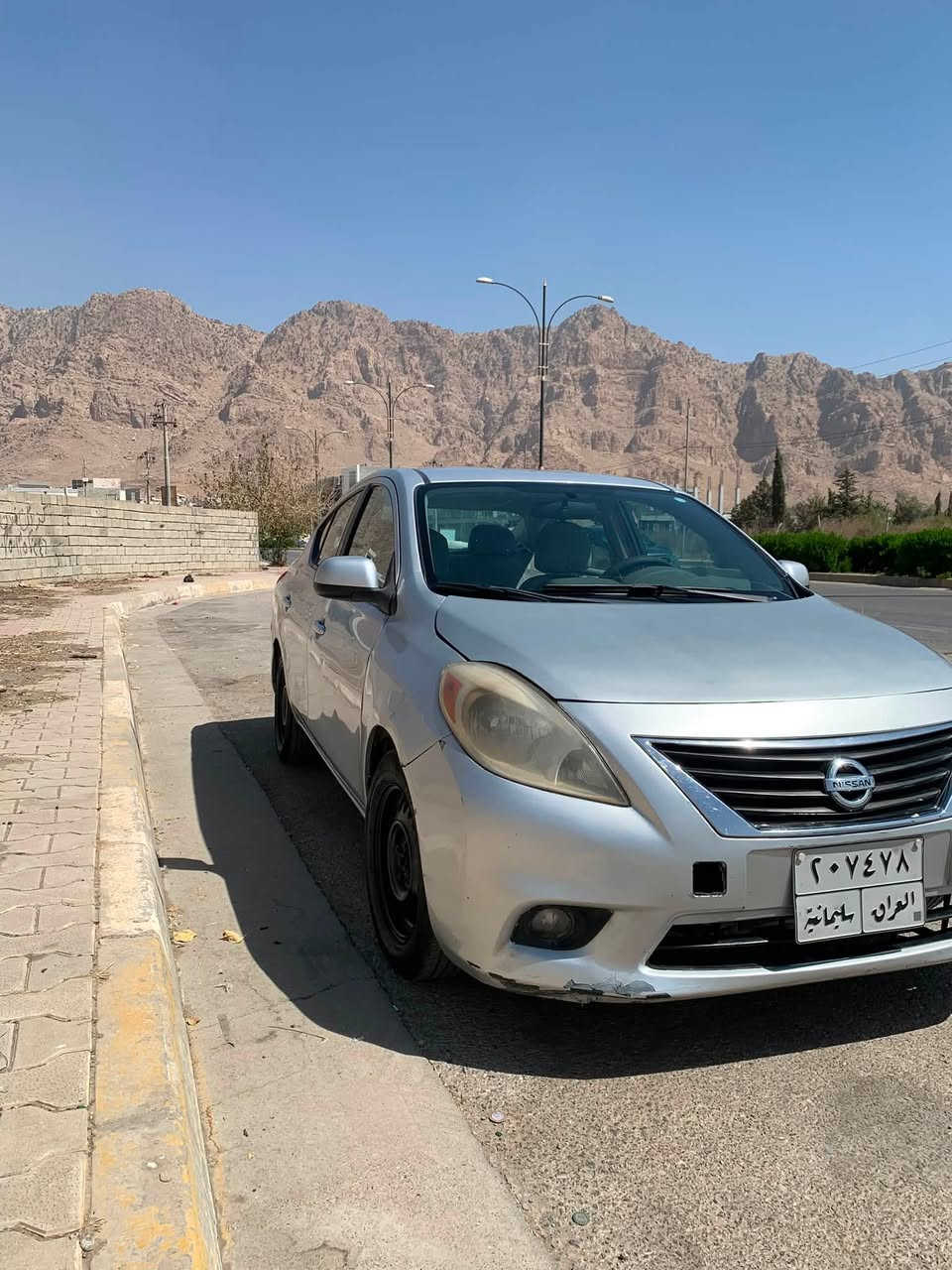نیسان ڤێرسا مۆدێل ٢٠١٢
✔️٣پارچەو نیو بۆیاغ
✔️گێر و مەکینە تەبرید بەشەرت
✔️سەیارەیەکی پاک و بێ مەسروف
✔️شوێن ڕانیە
✔️***********
